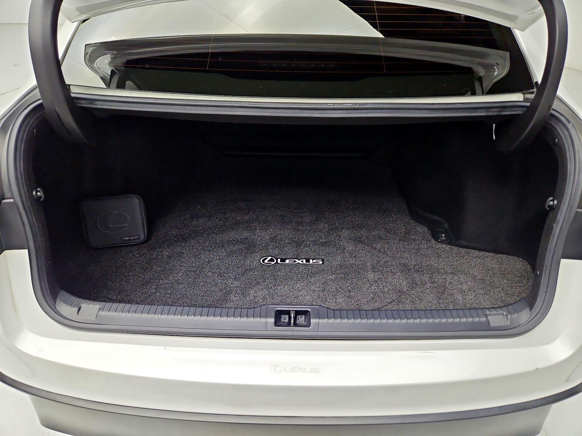 Thumbnail: 2021 Lexus IS - 20