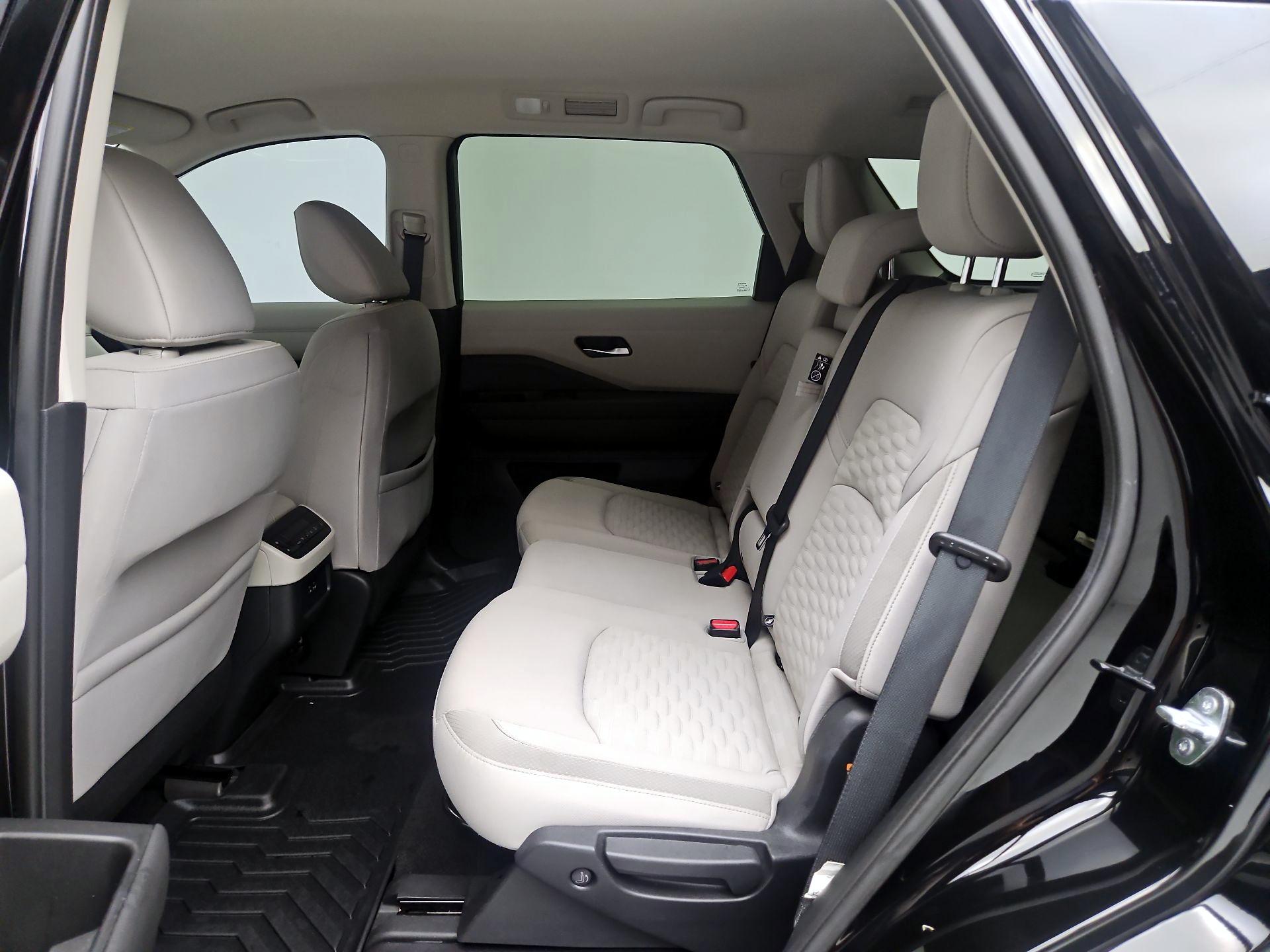 Thumbnail: 2022 Nissan Pathfinder - 18