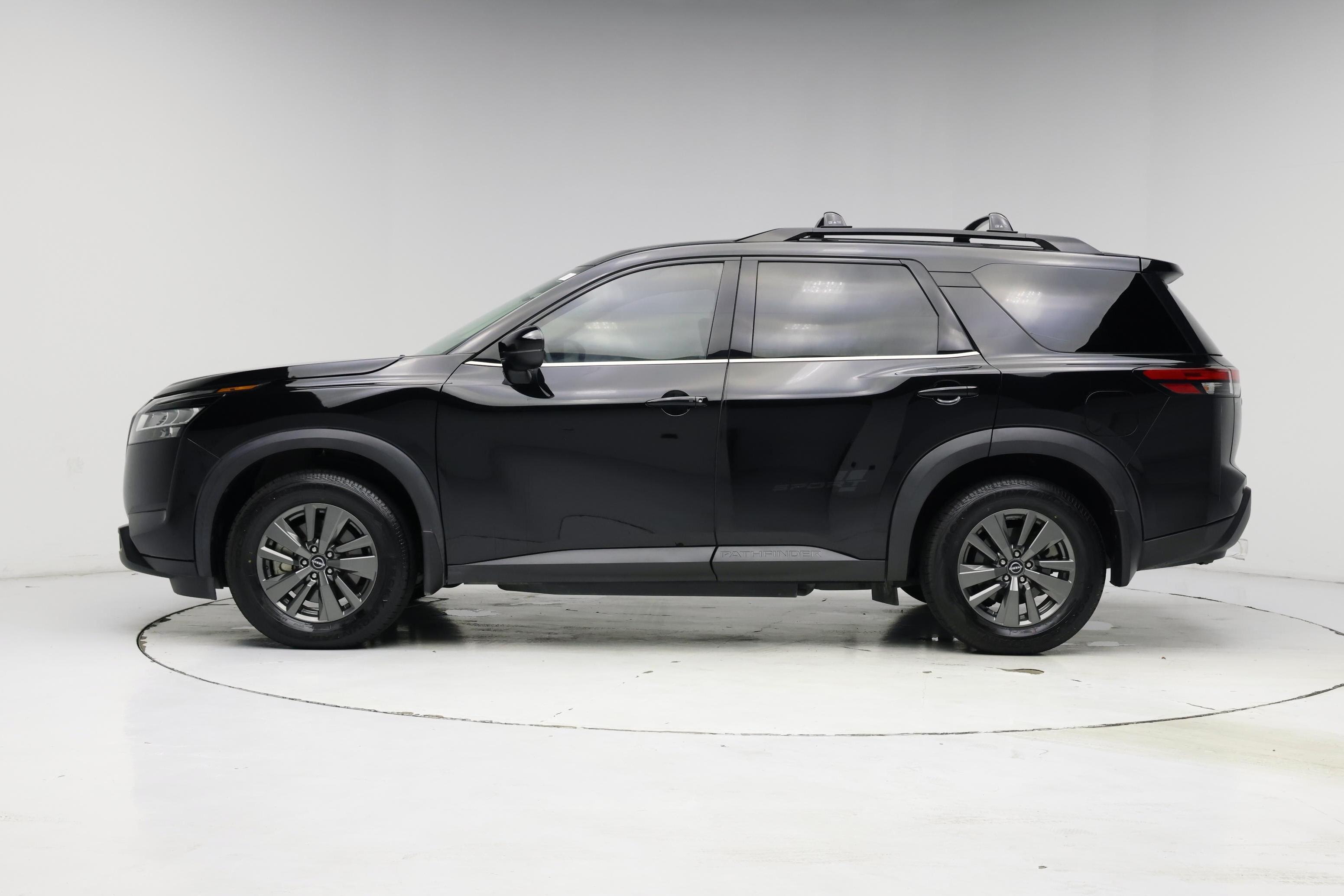 Thumbnail: 2022 Nissan Pathfinder - 3