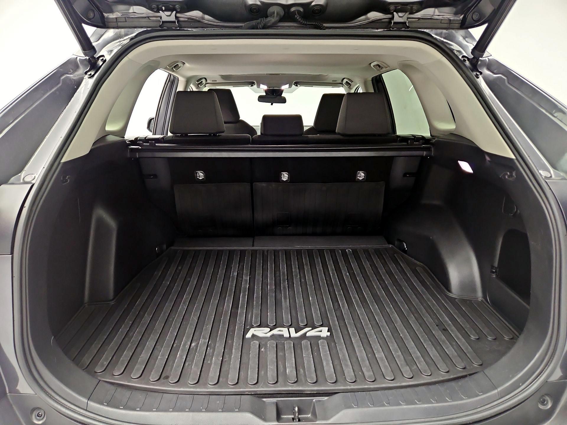 Thumbnail: 2023 Toyota RAV4 - 20