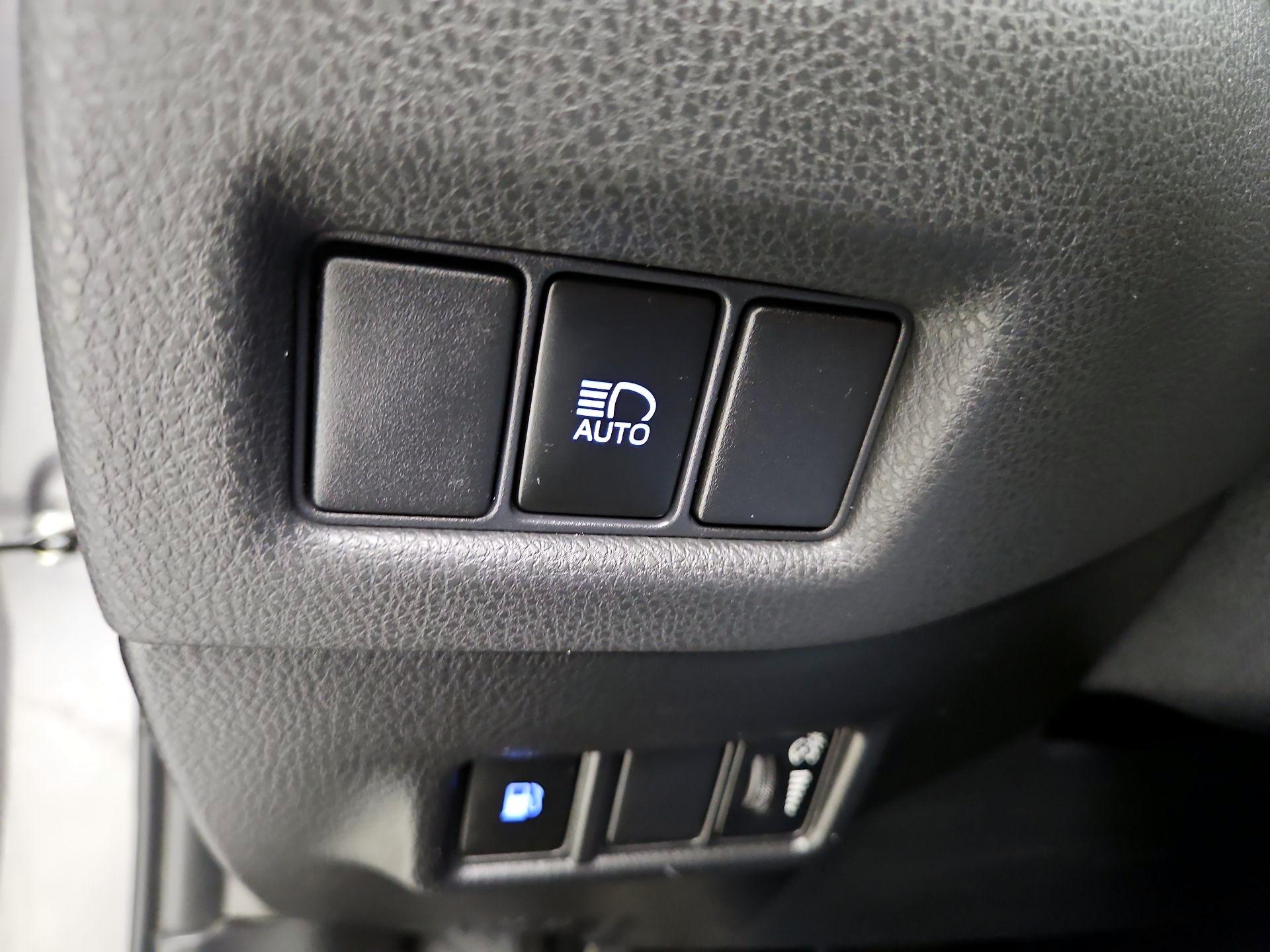 Thumbnail: 2020 Toyota C-HR - 13