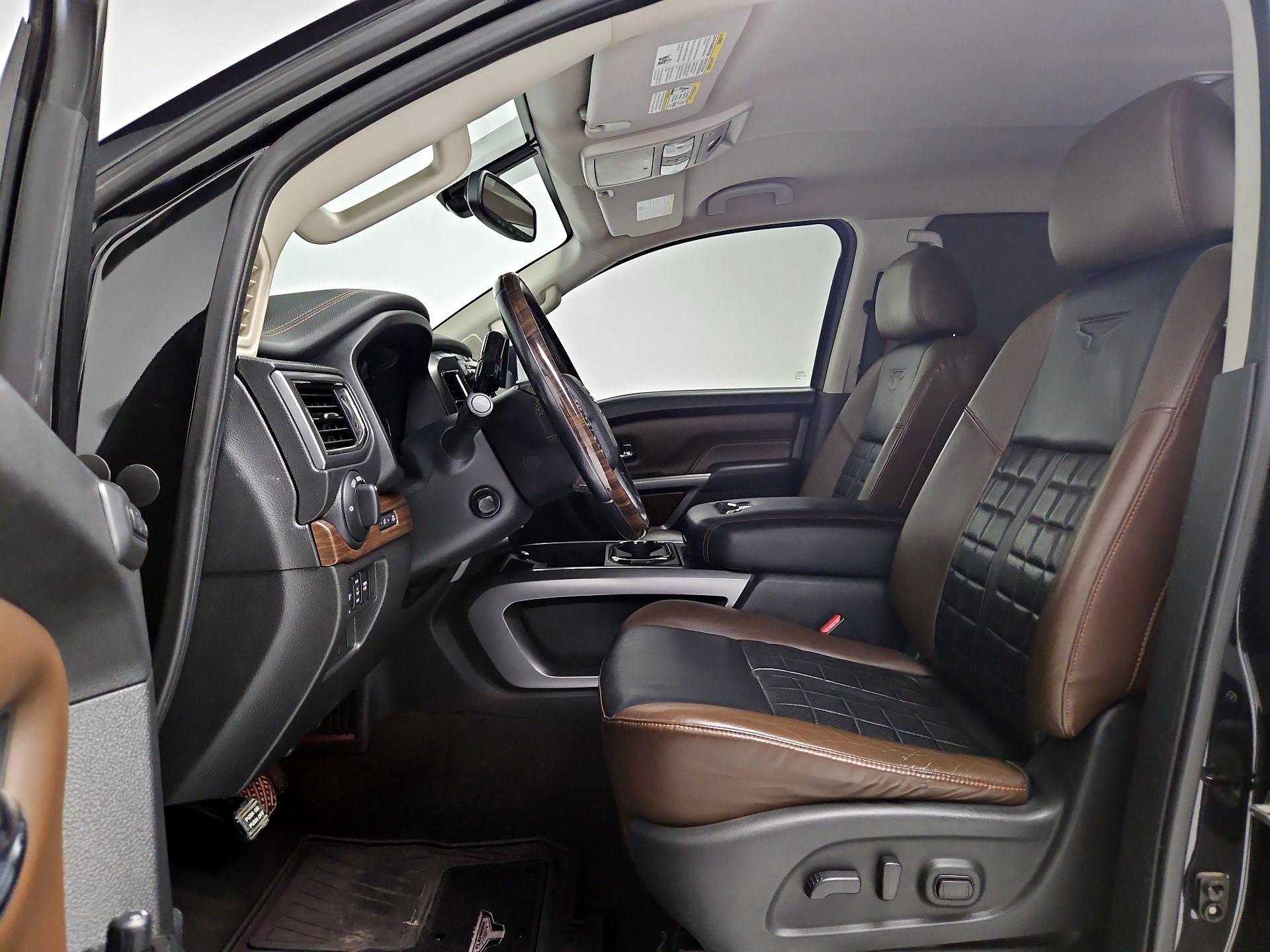 Thumbnail: 2019 Nissan Titan - 11