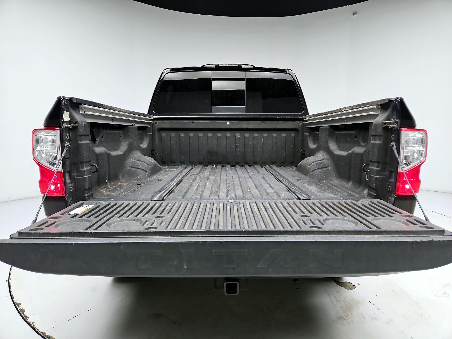 Thumbnail: 2019 Nissan Titan - 20