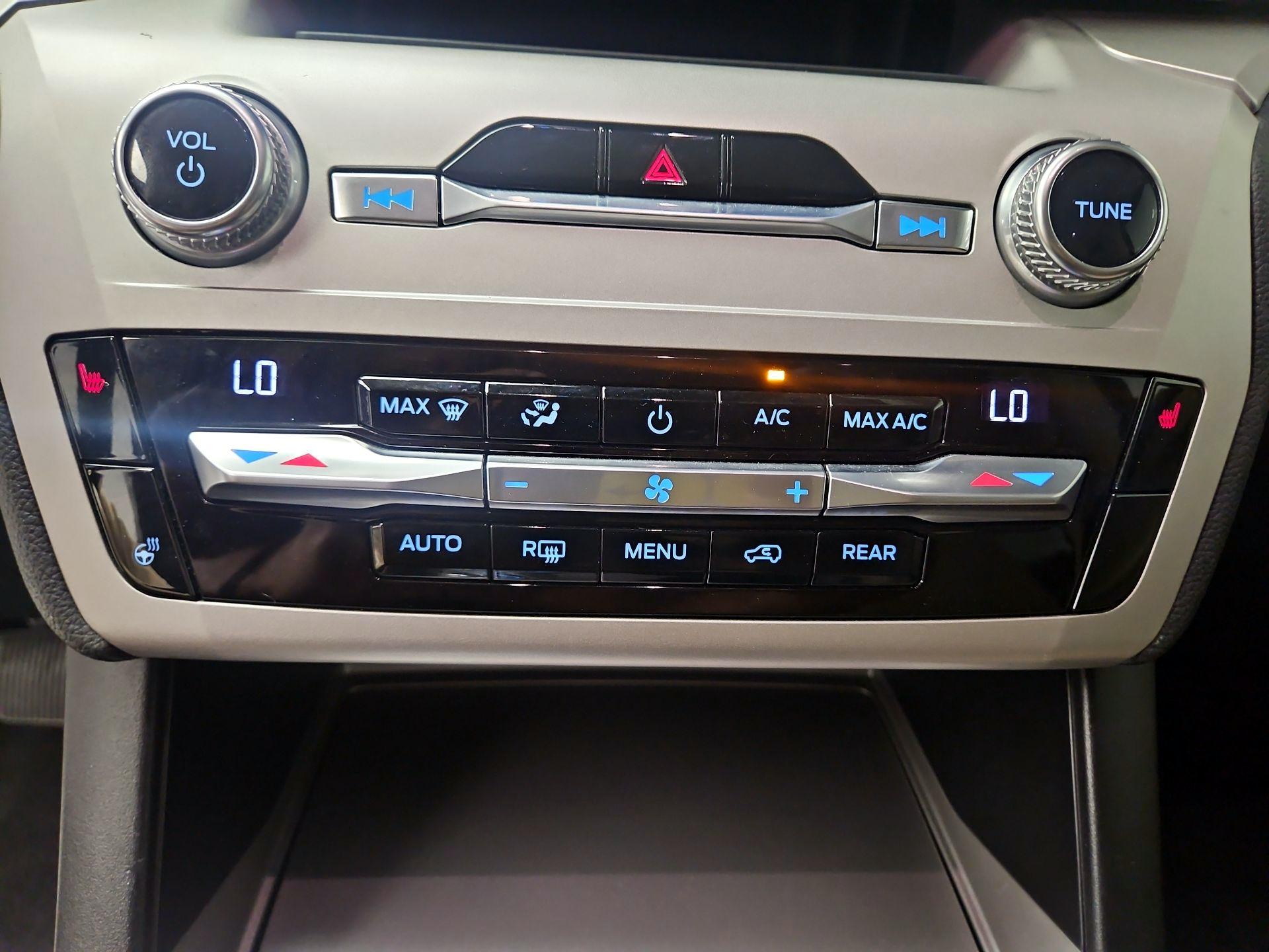 Thumbnail: 2020 Ford Explorer - 17