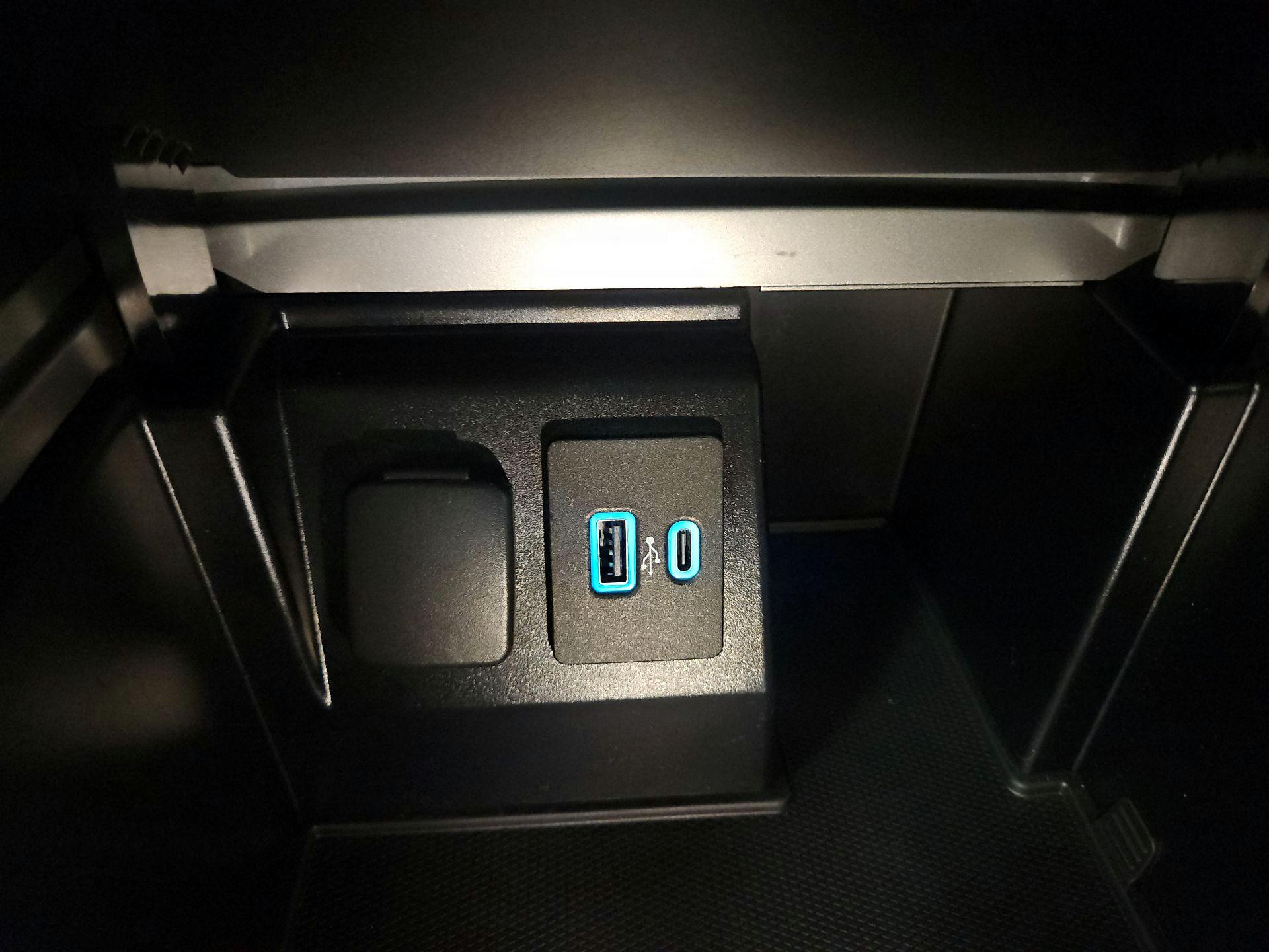 Thumbnail: 2020 Ford Explorer - 19