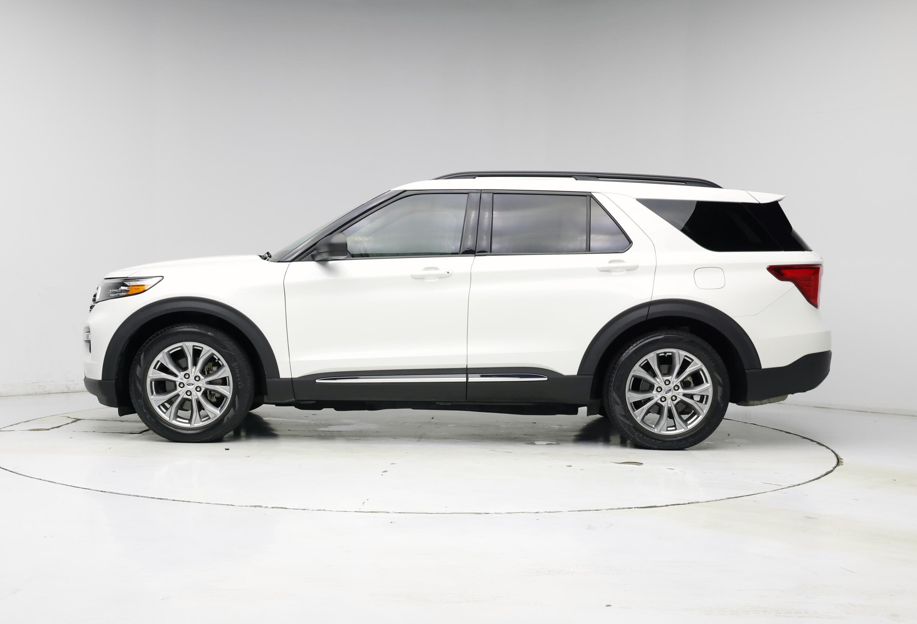 Thumbnail: 2020 Ford Explorer - 3