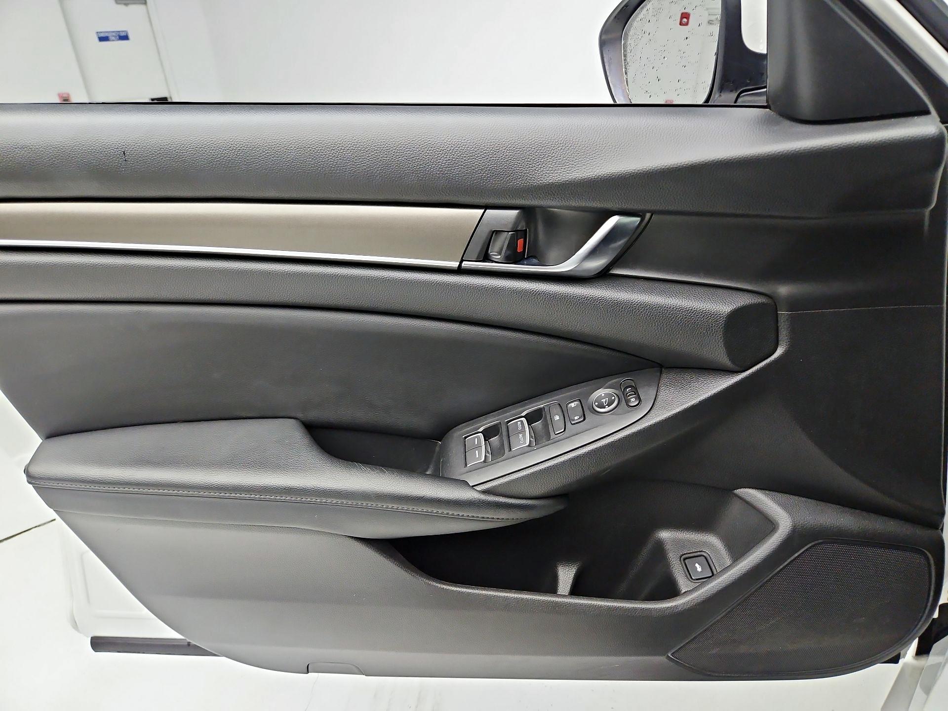 Thumbnail: 2018 Honda Accord - 12