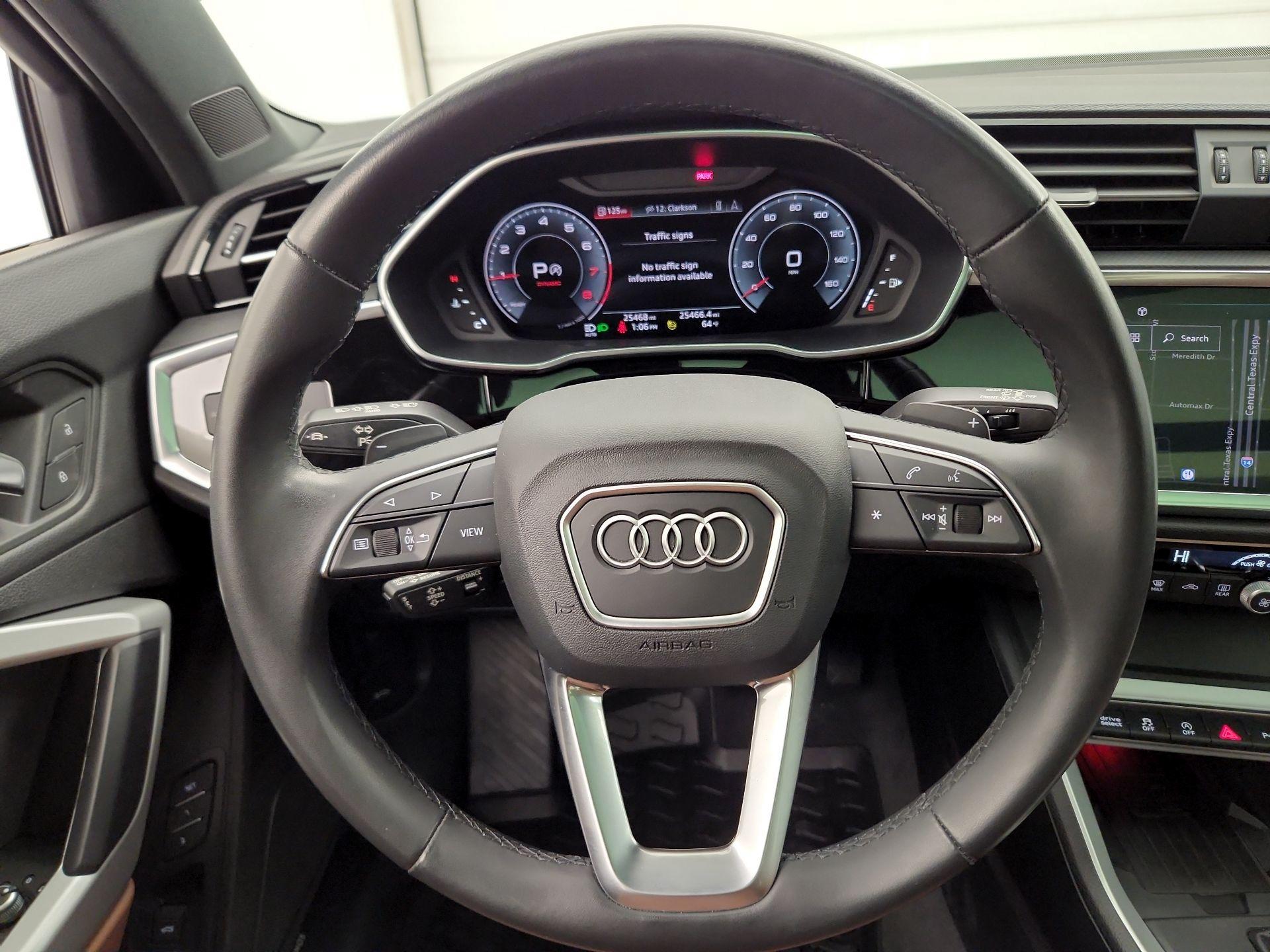 Thumbnail: 2023 Audi Q3 - 10