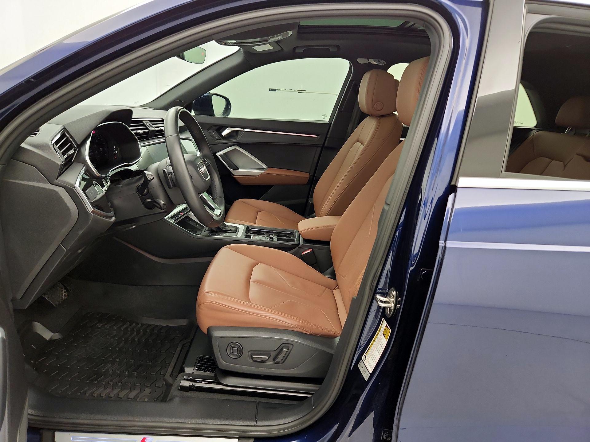 Thumbnail: 2023 Audi Q3 - 11