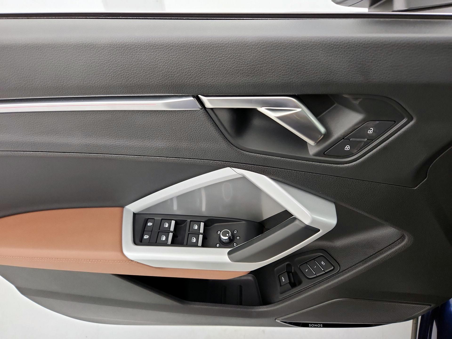 Thumbnail: 2023 Audi Q3 - 12