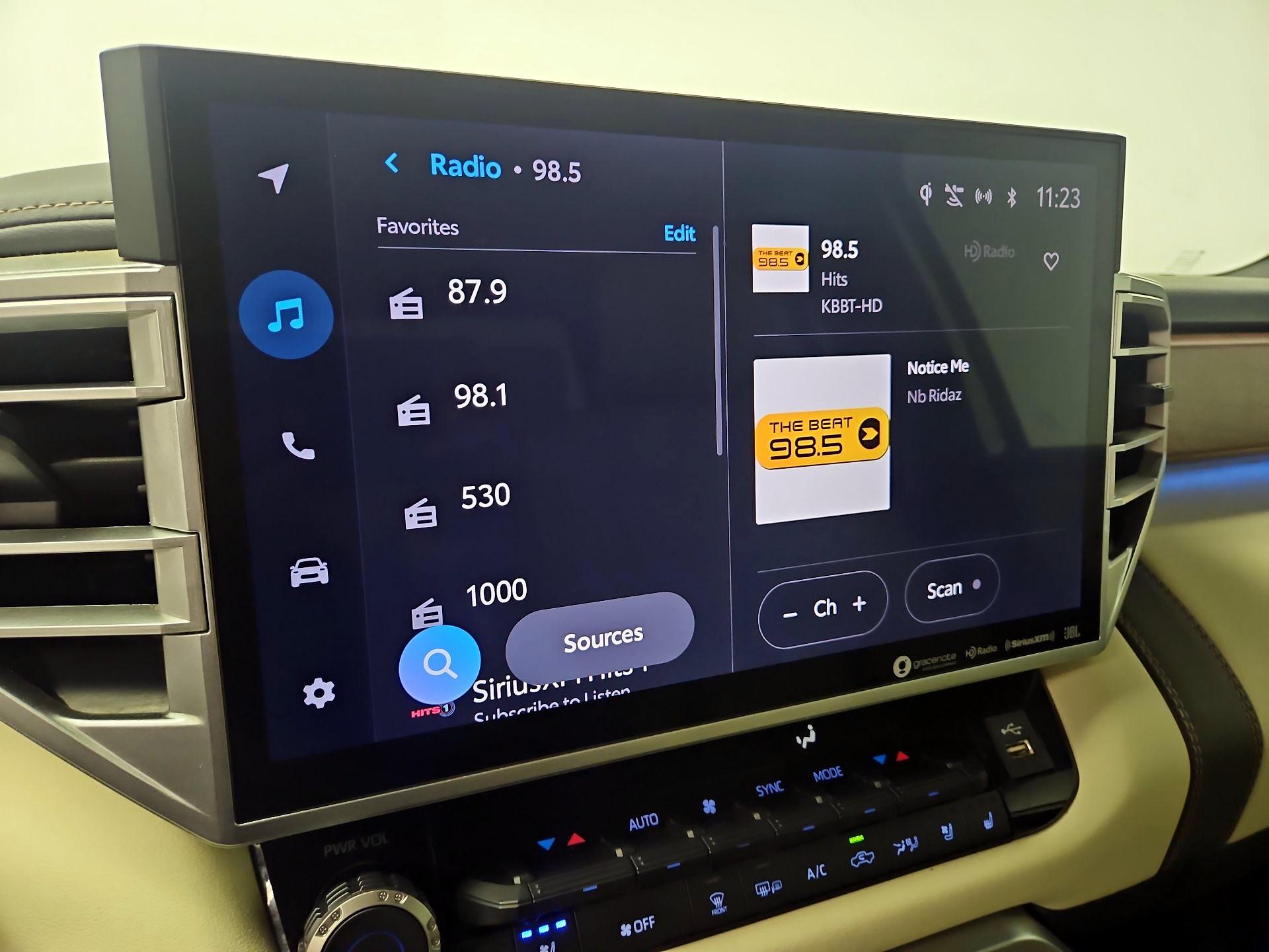 Thumbnail: 2022 Toyota Tundra - 15