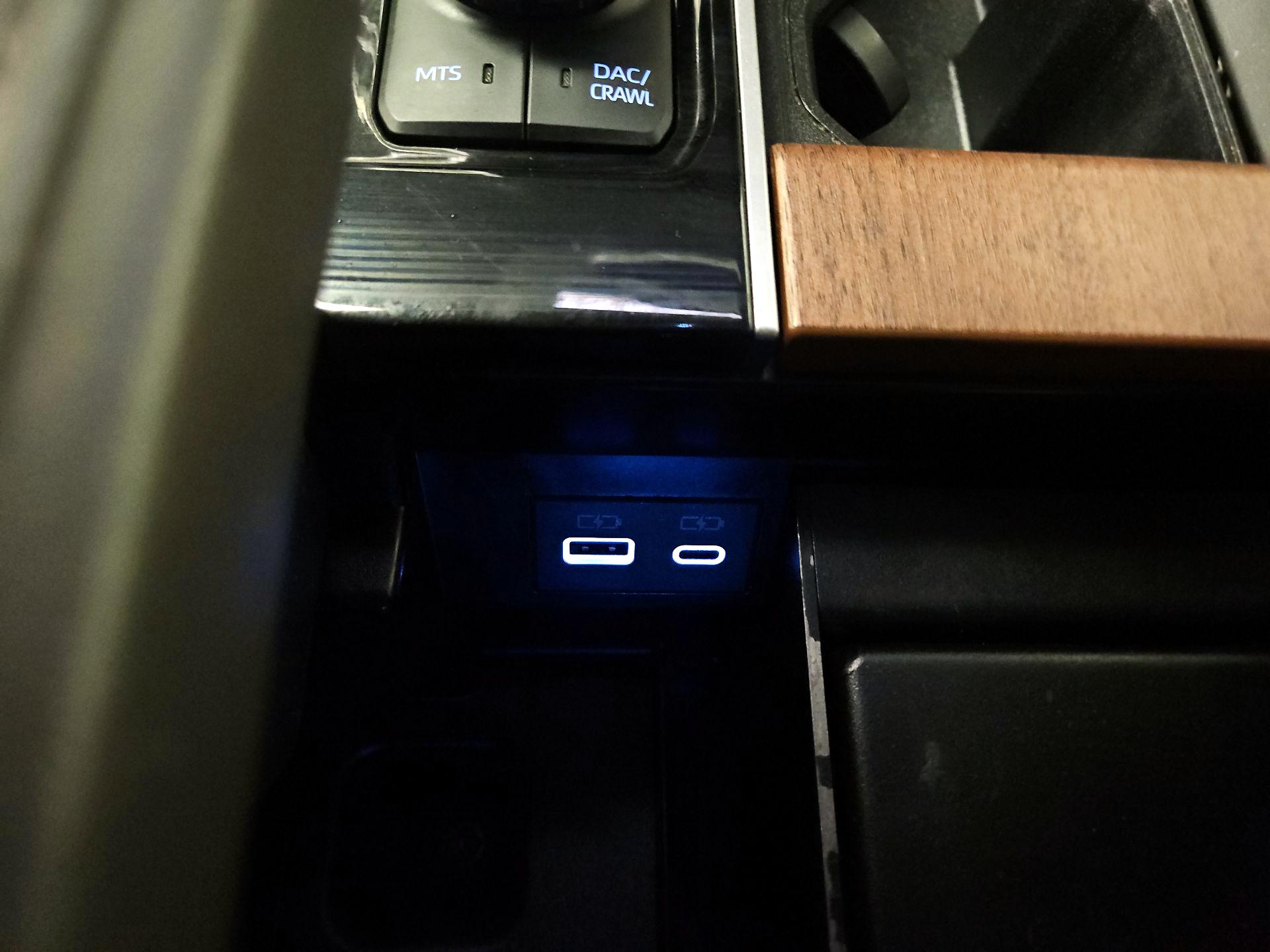 Thumbnail: 2022 Toyota Tundra - 18