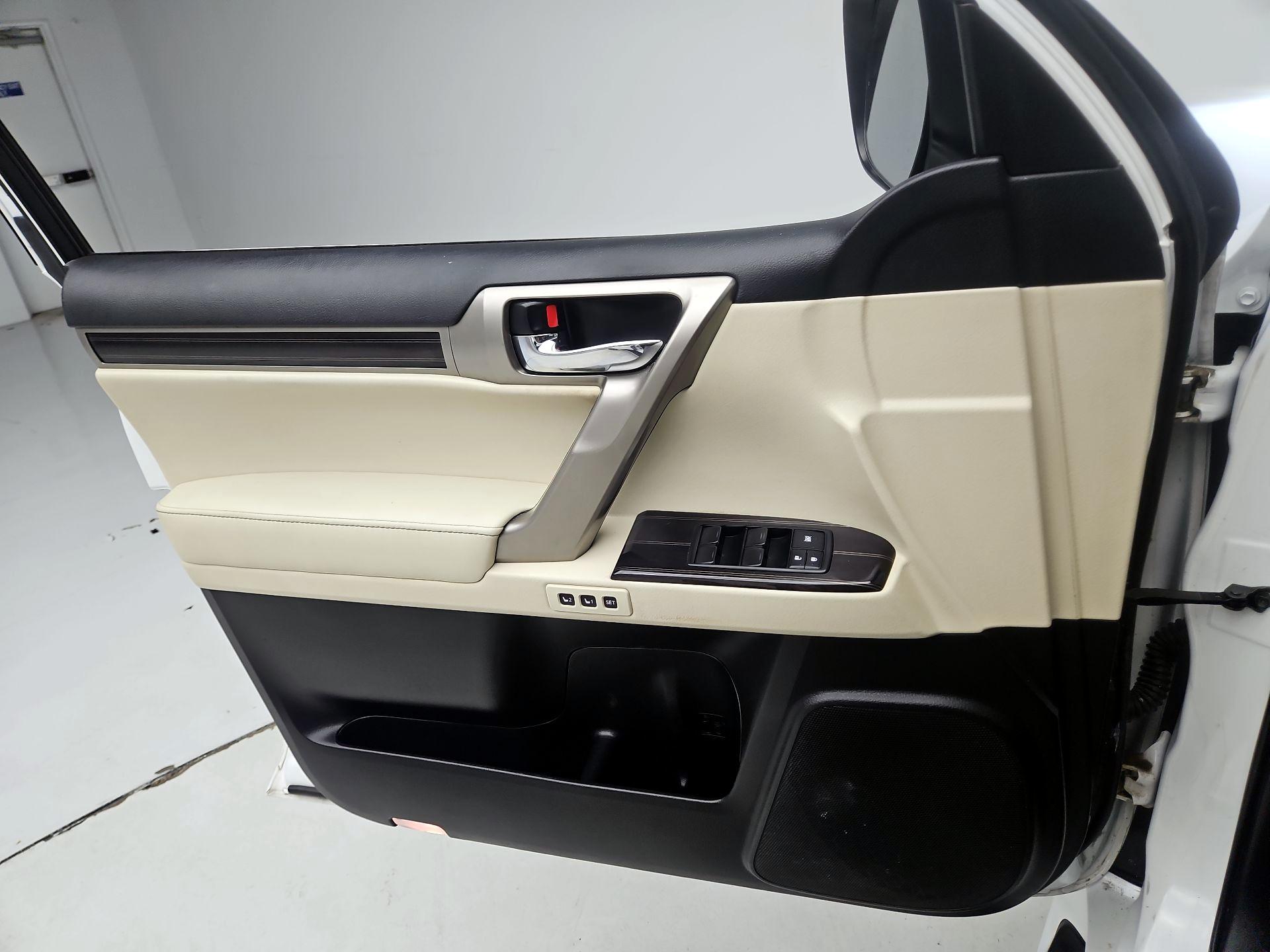 Thumbnail: 2020 Lexus GX - 12