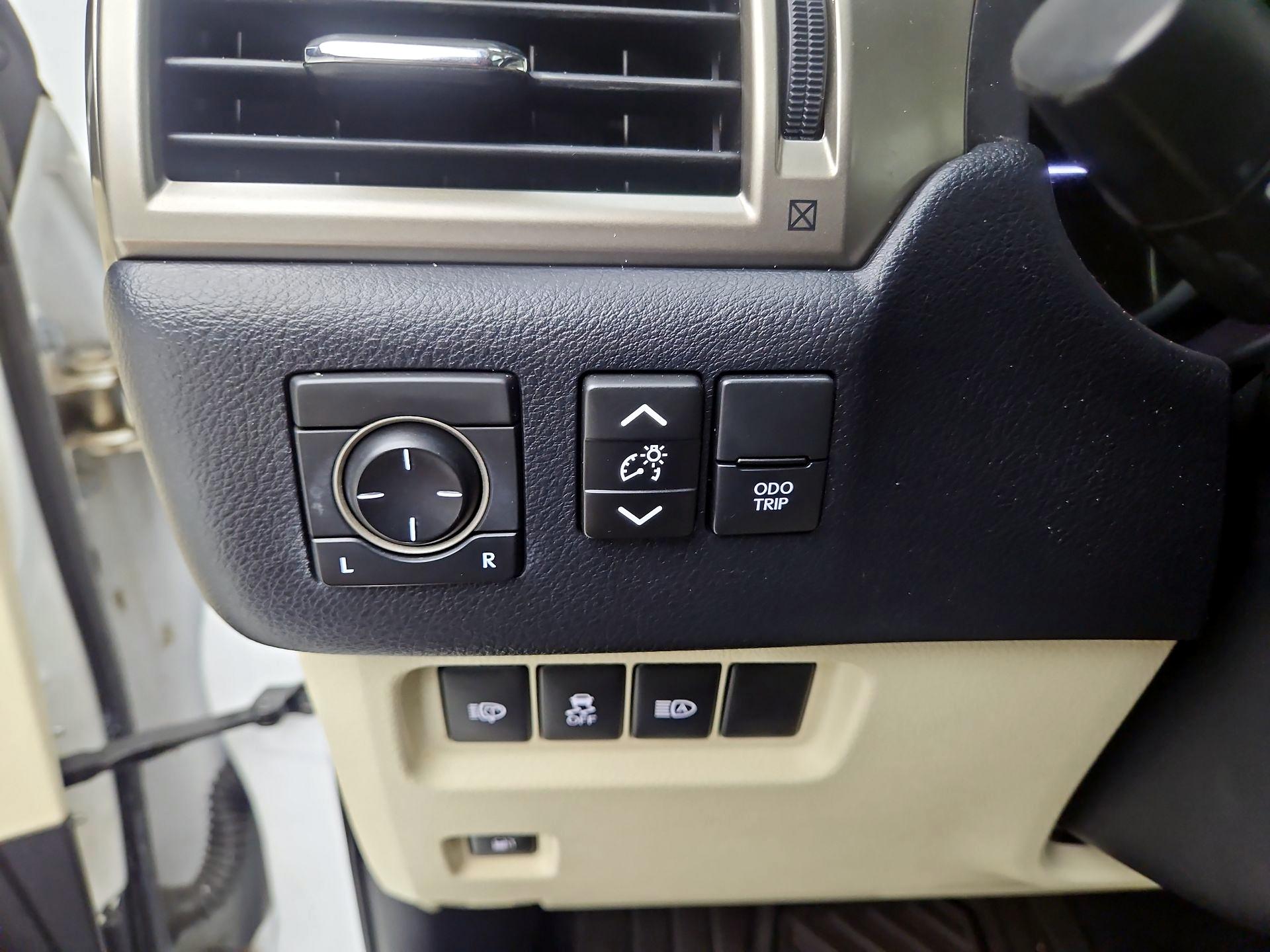 Thumbnail: 2020 Lexus GX - 13