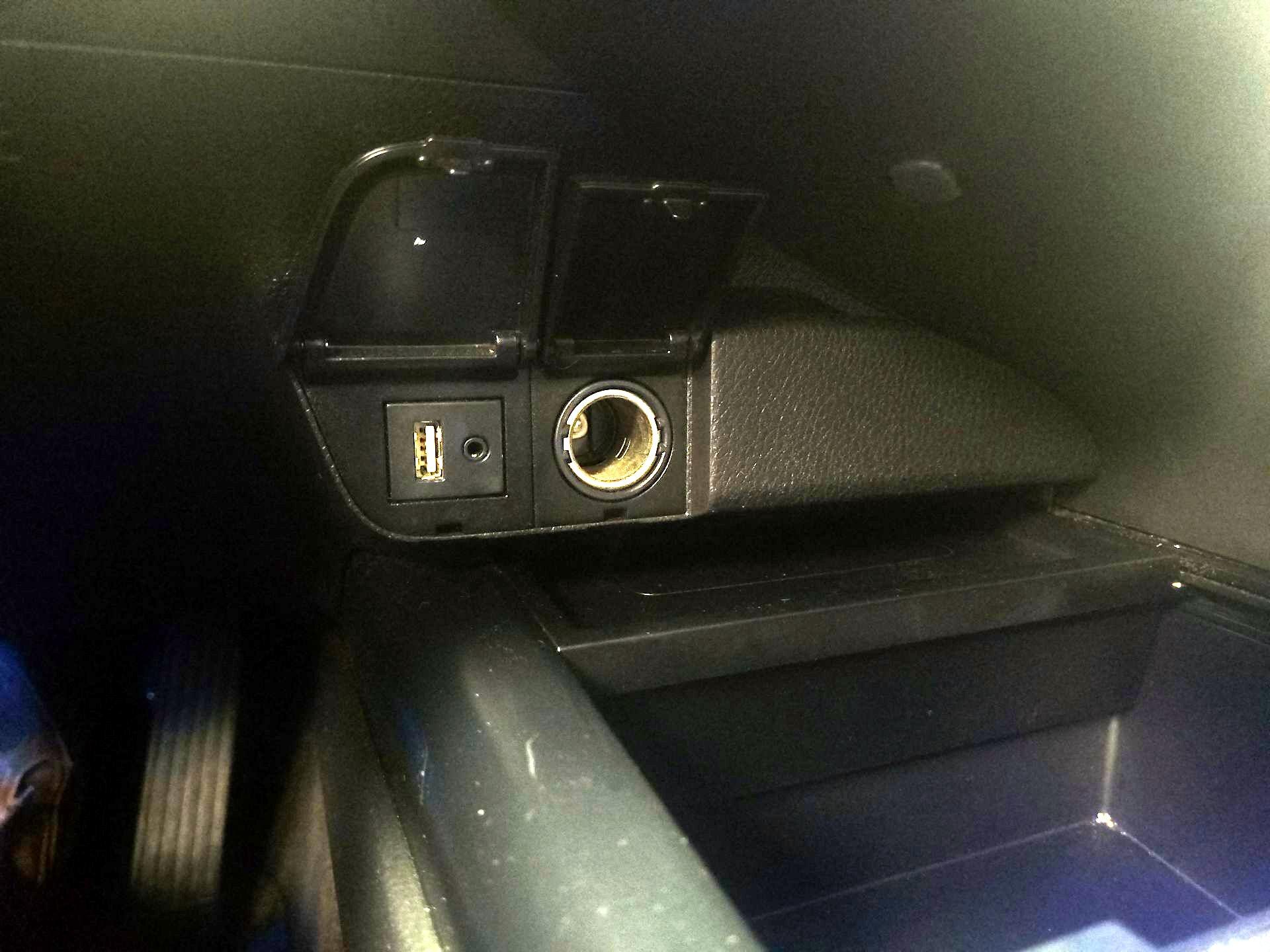 Thumbnail: 2019 Toyota Camry - 18