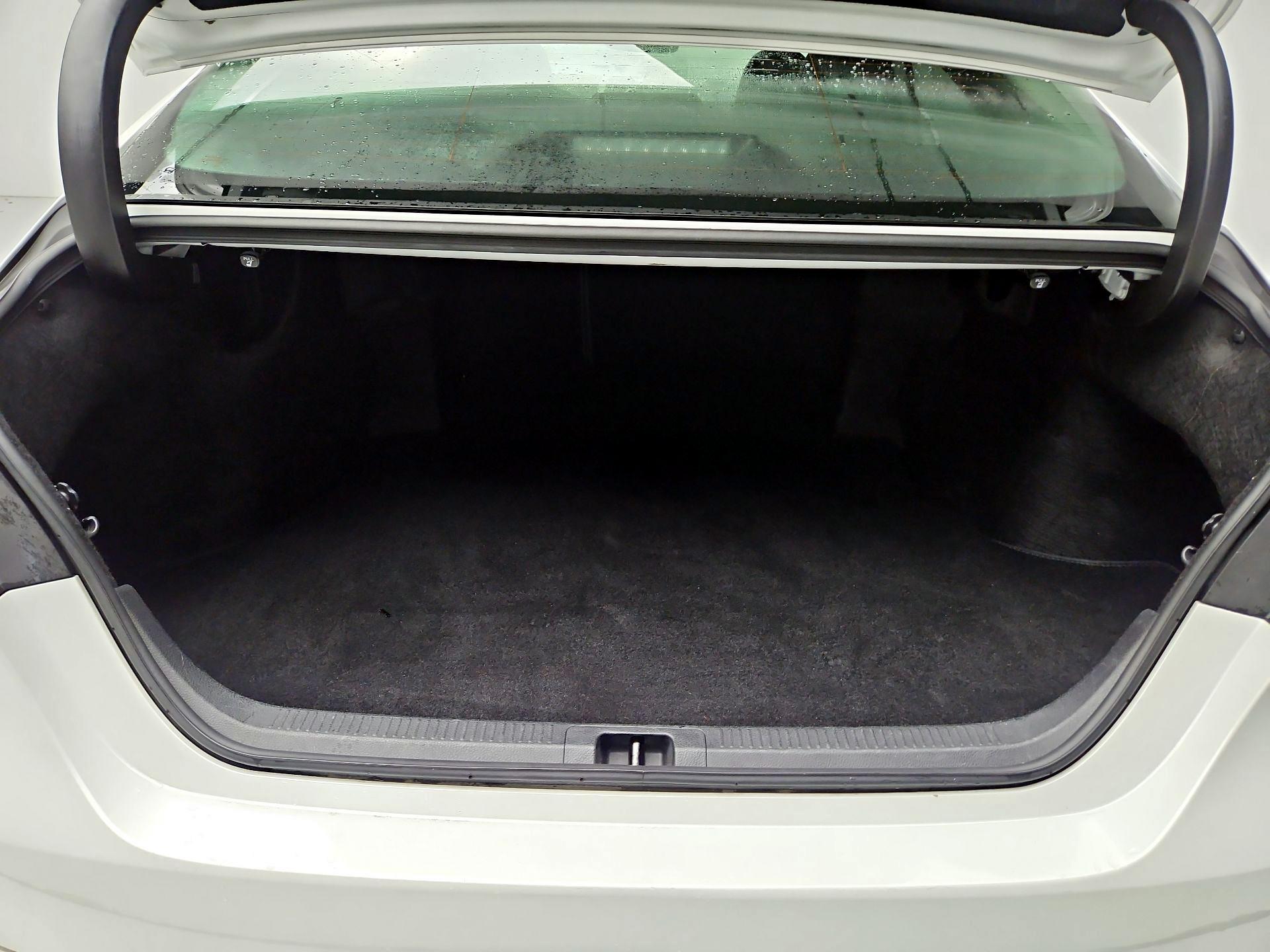 Thumbnail: 2019 Toyota Camry - 20