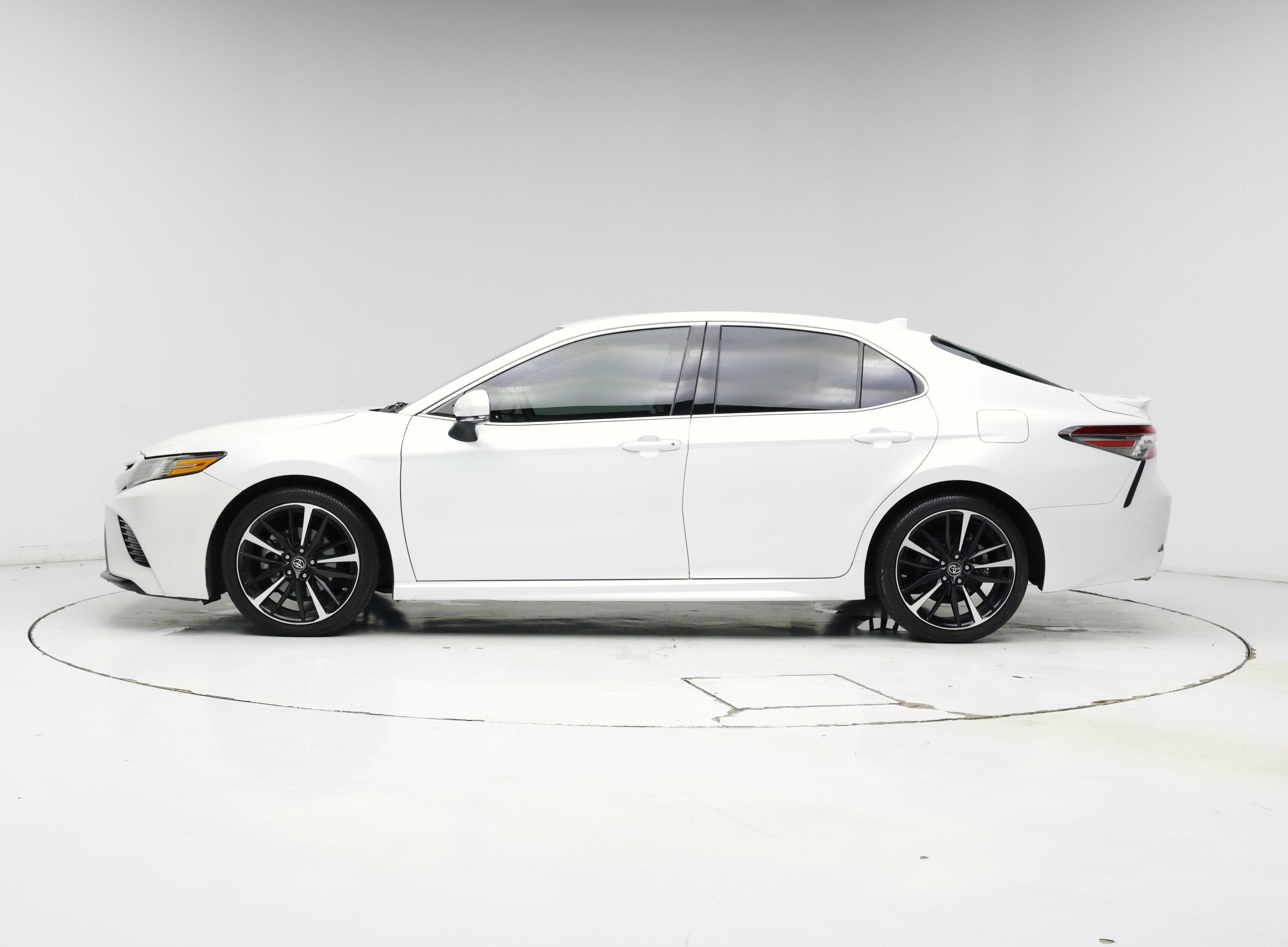 Thumbnail: 2019 Toyota Camry - 3