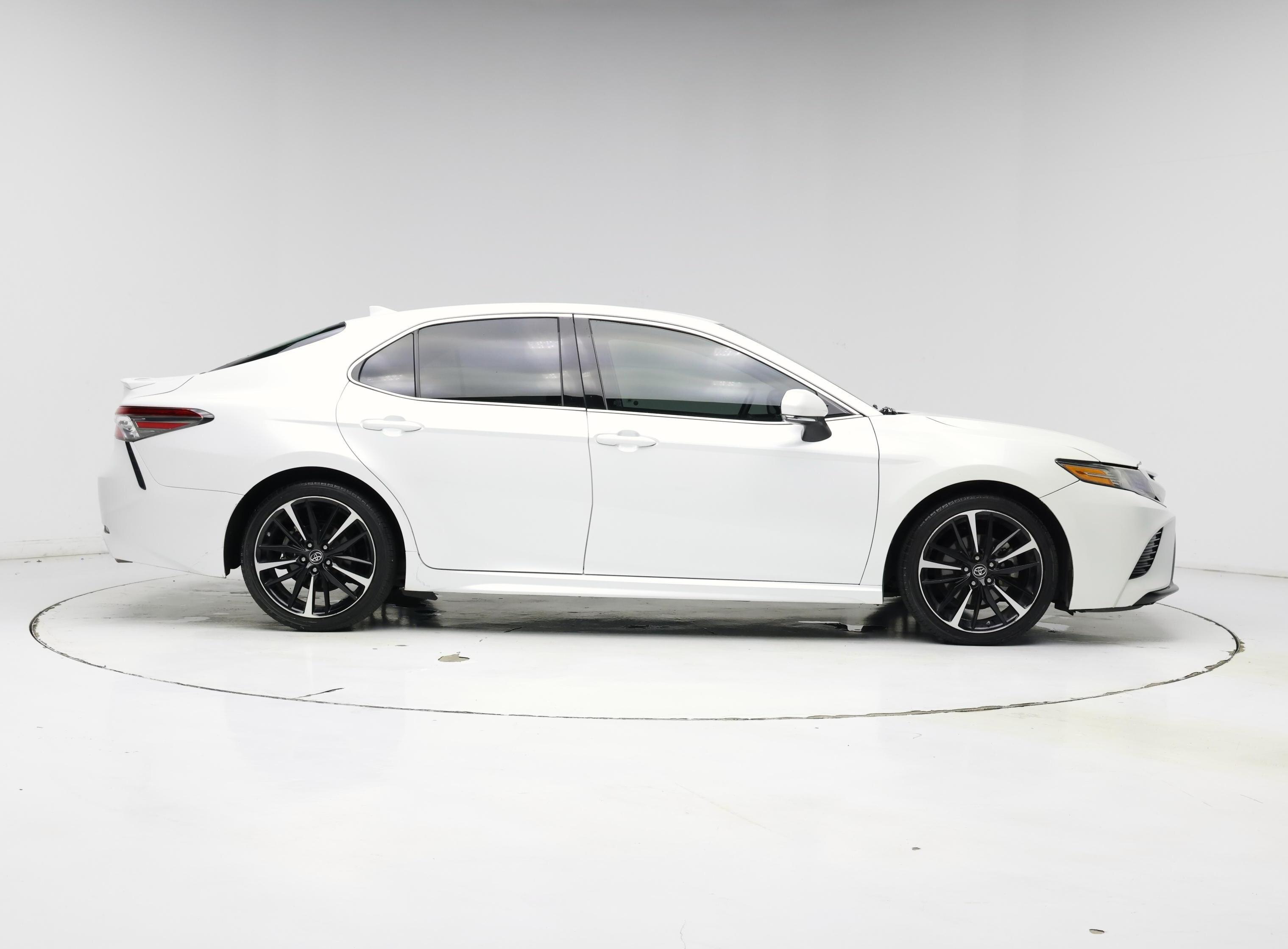 Thumbnail: 2019 Toyota Camry - 7