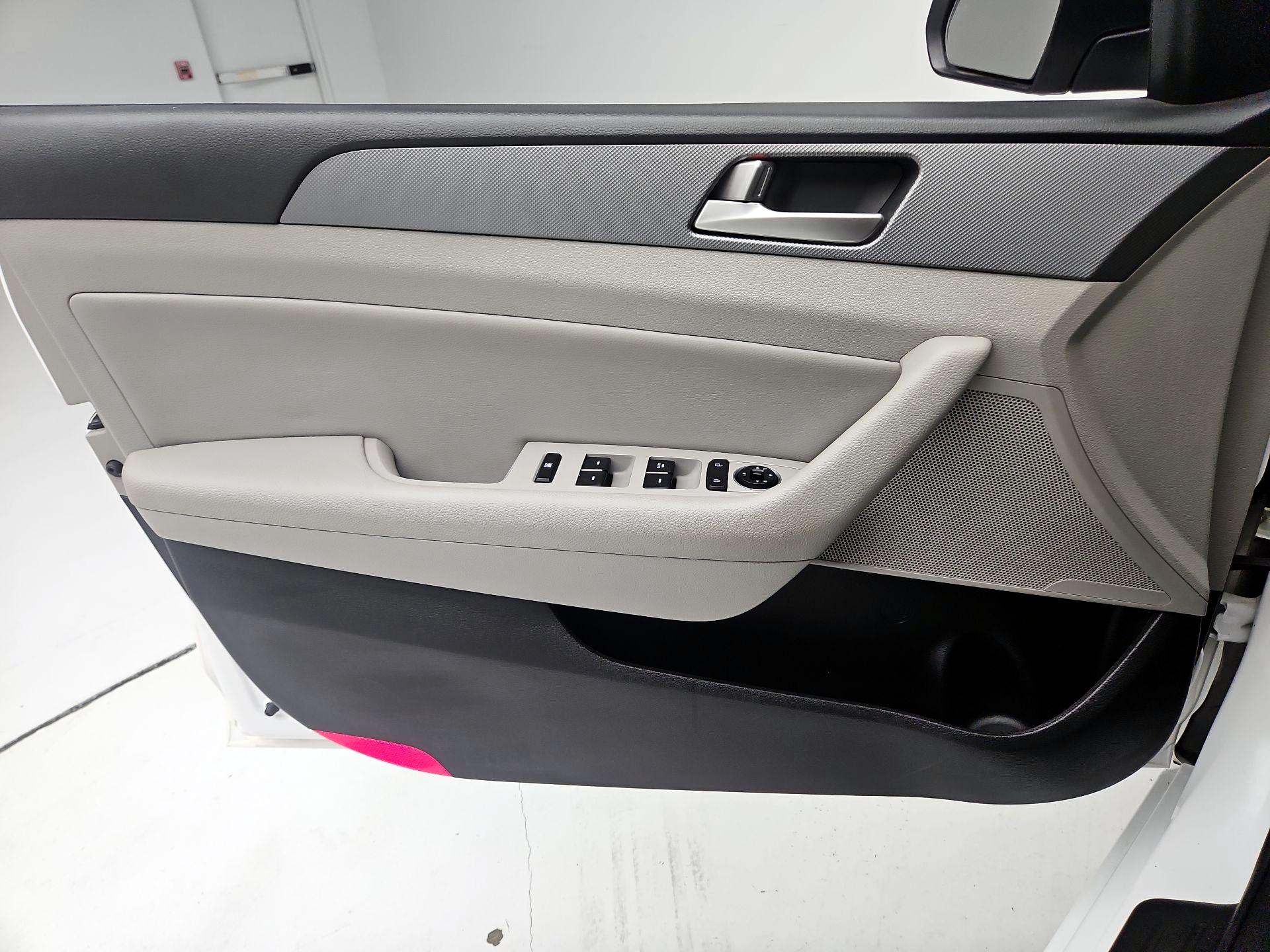 Thumbnail: 2018 Hyundai Sonata - 12