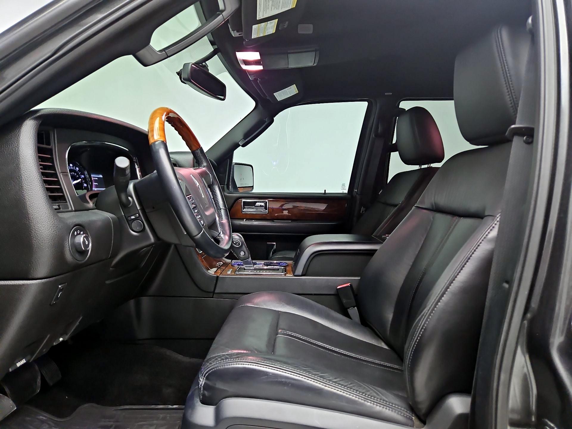 Thumbnail: 2015 Lincoln Navigator - 11