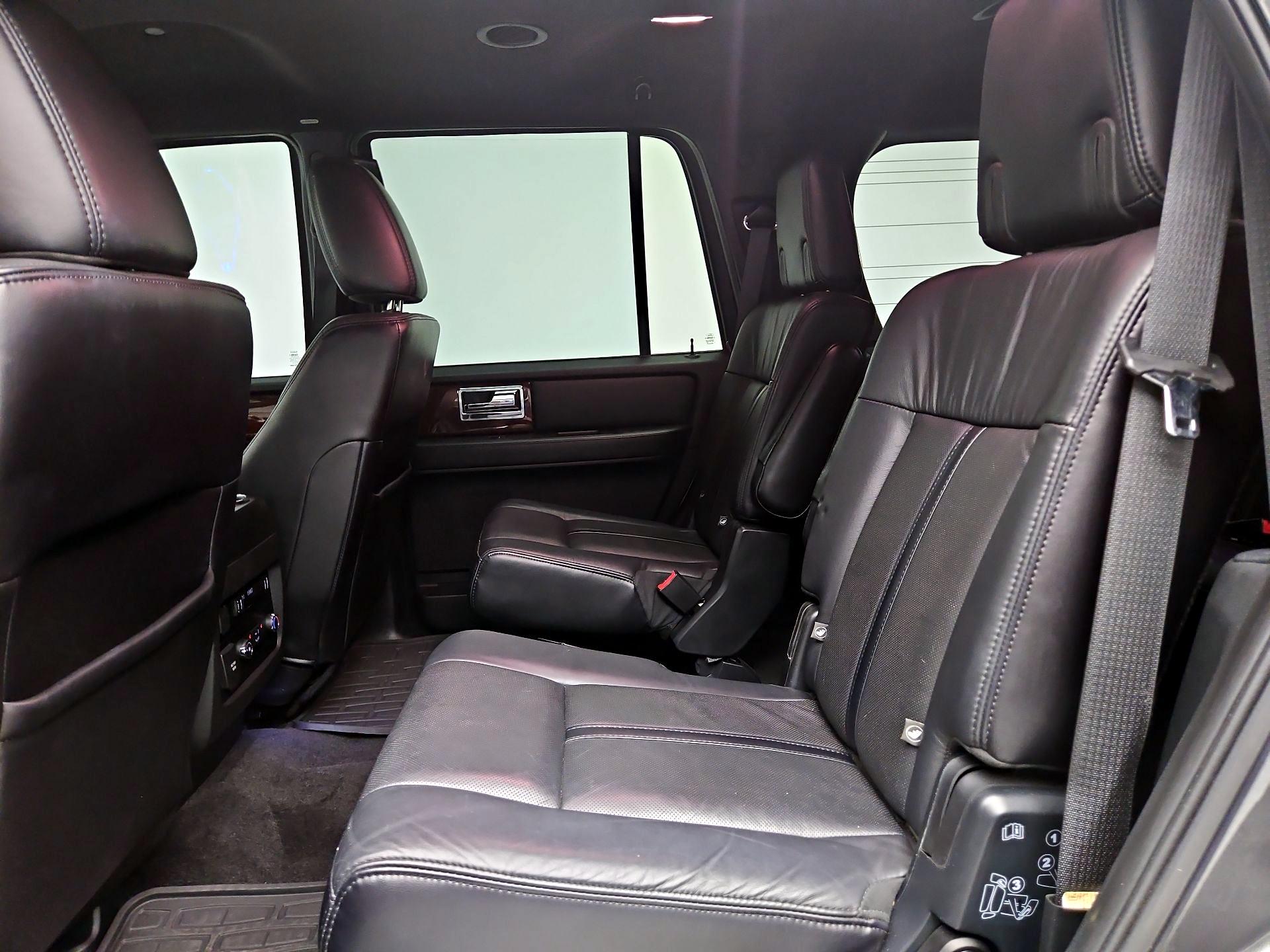 Thumbnail: 2015 Lincoln Navigator - 20