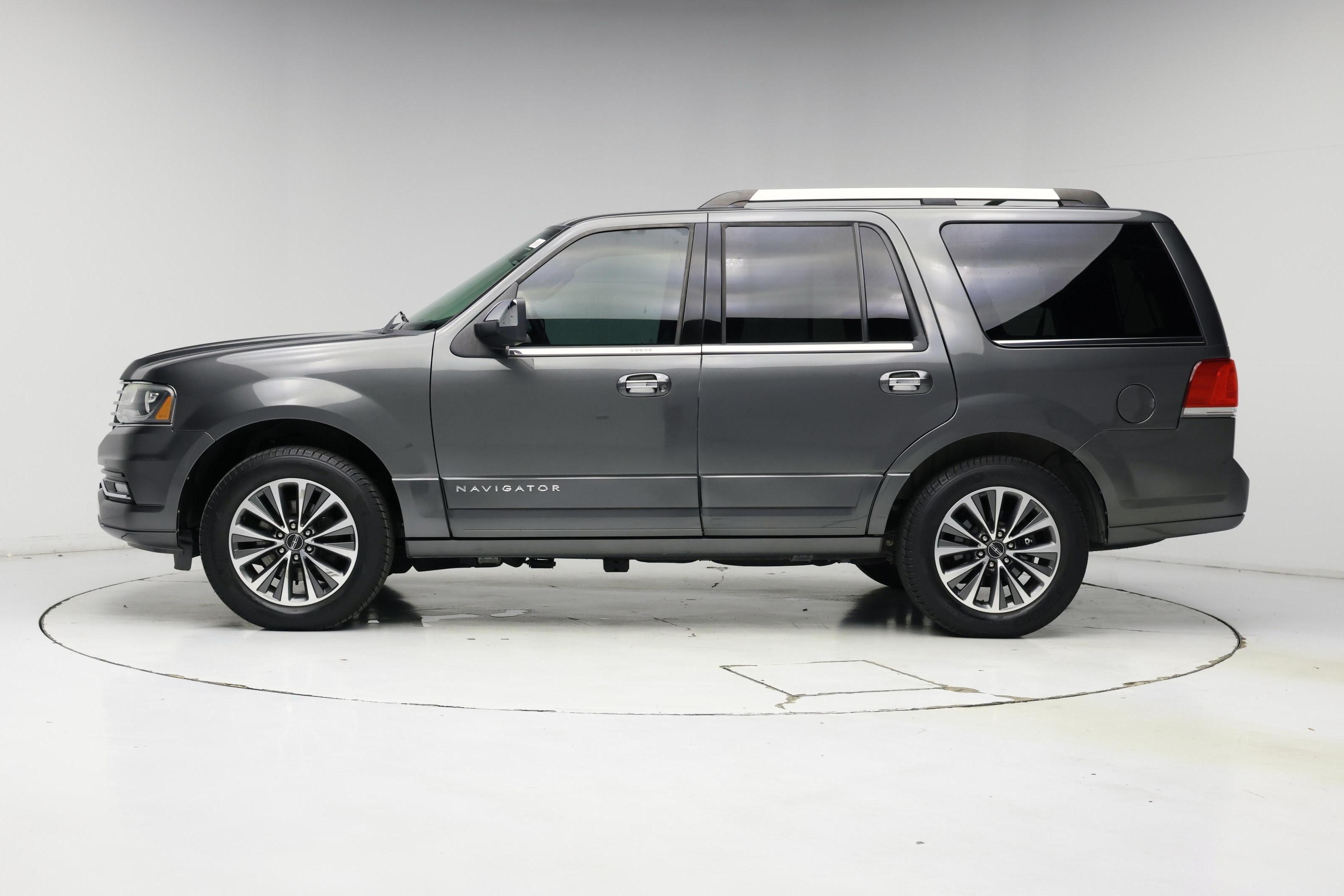 Thumbnail: 2015 Lincoln Navigator - 3