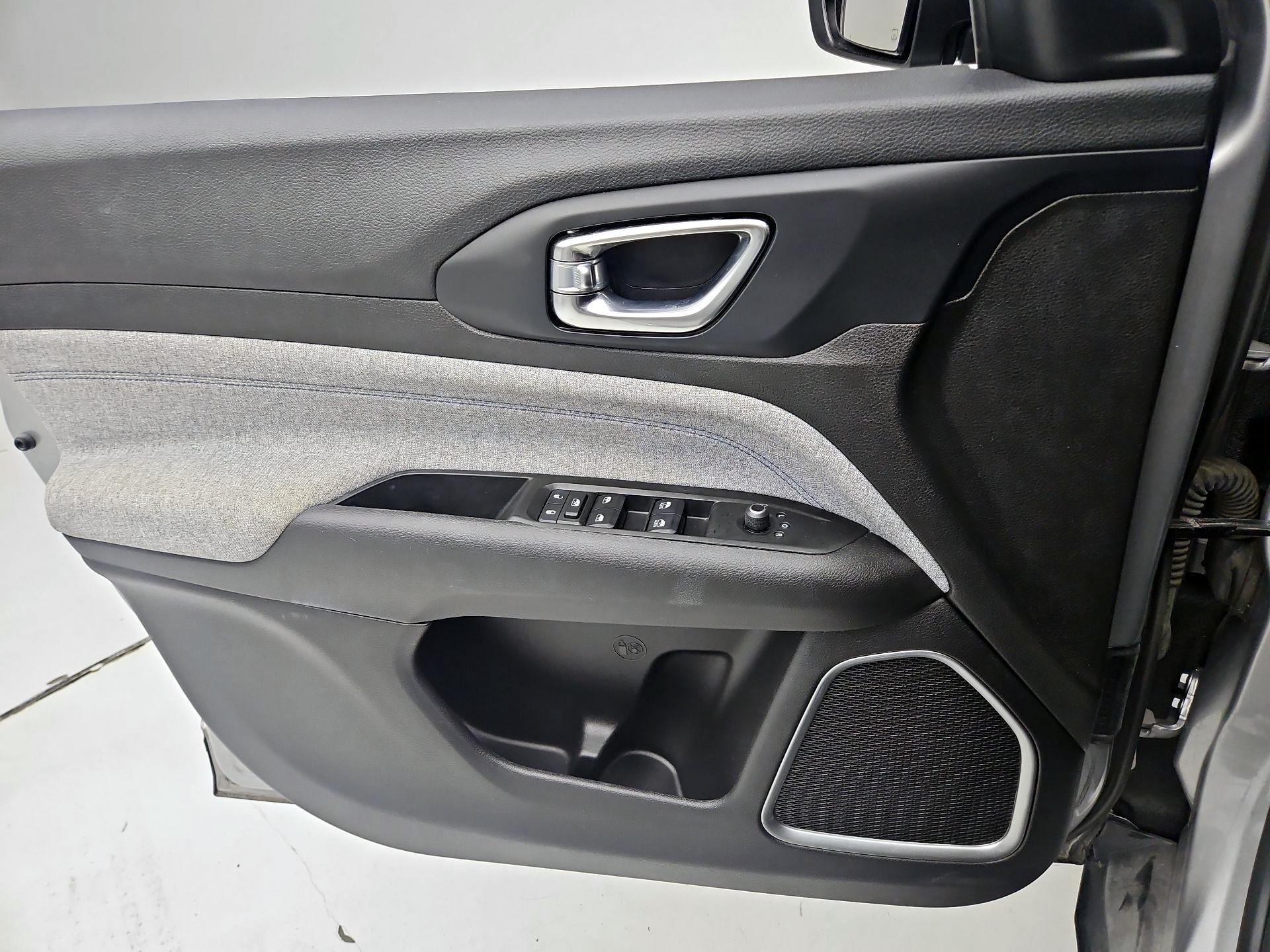 Thumbnail: 2022 Jeep Compass - 12