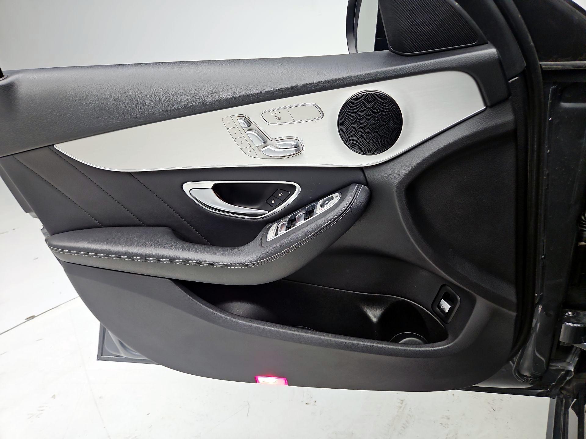 Thumbnail: 2020 Mercedes-Benz C-Class - 12