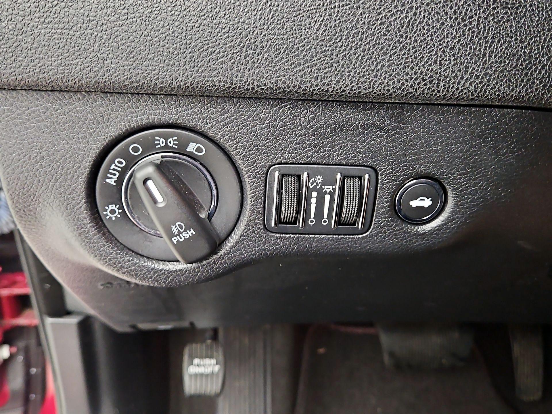 Thumbnail: 2022 Chrysler 300 - 13