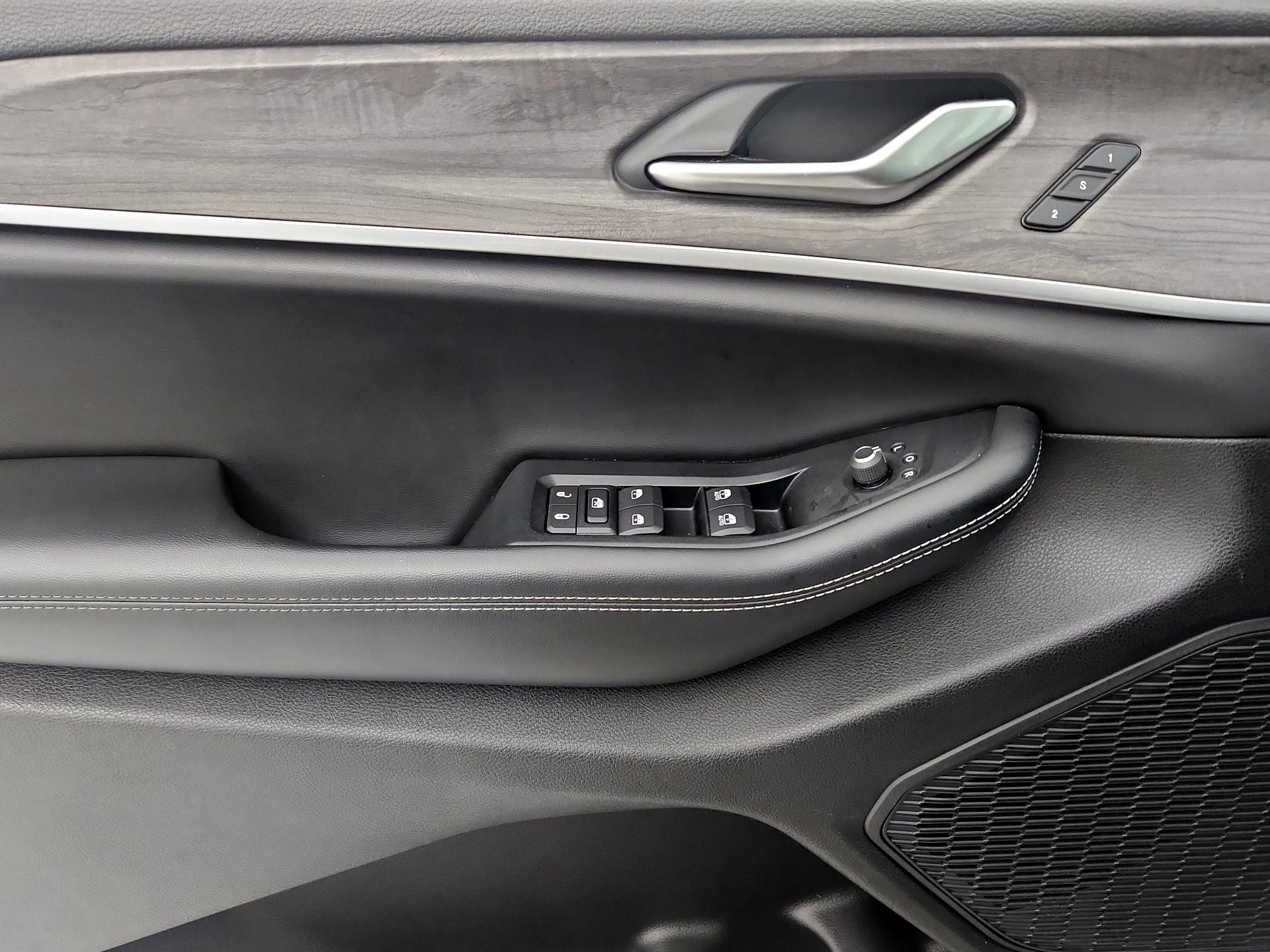 Thumbnail: 2023 Jeep Grand Cherokee L - 12