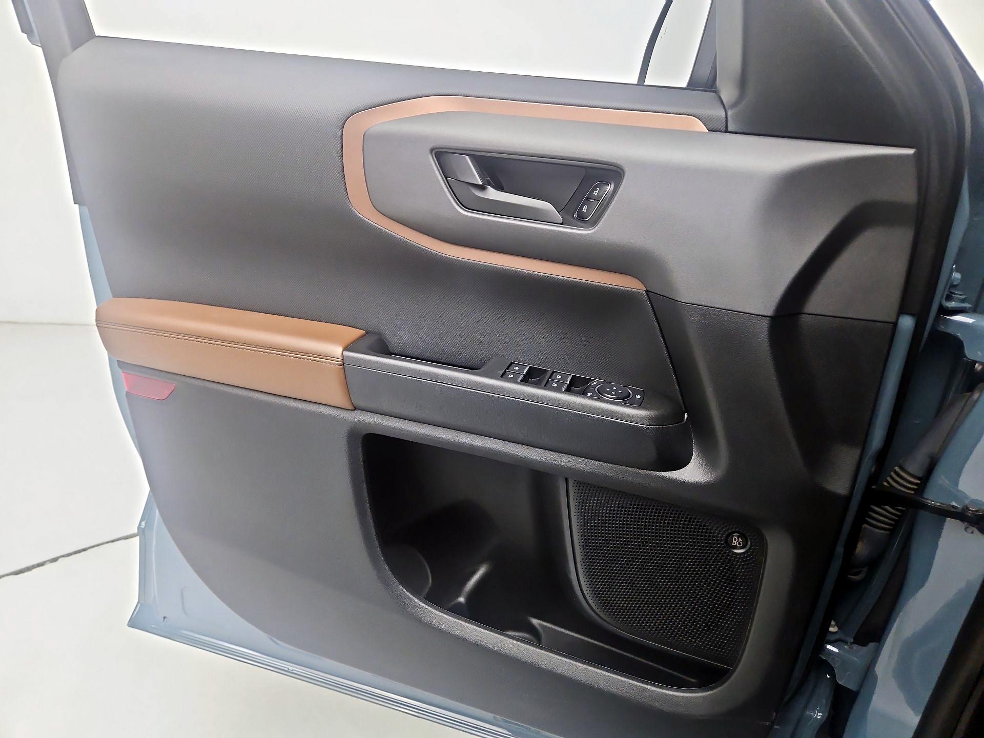 Thumbnail: 2022 Ford Bronco Sport - 12