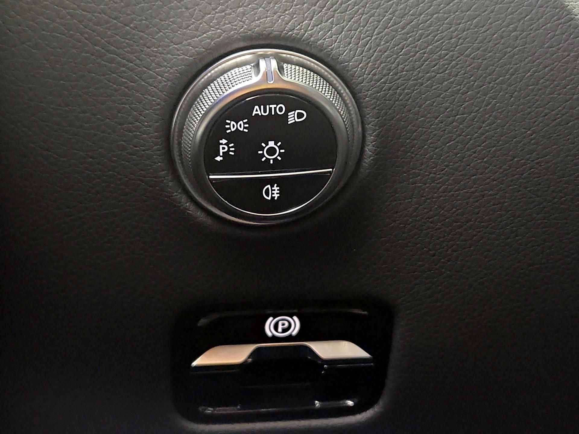 Thumbnail: 2023 Mercedes-Benz GLC - 13