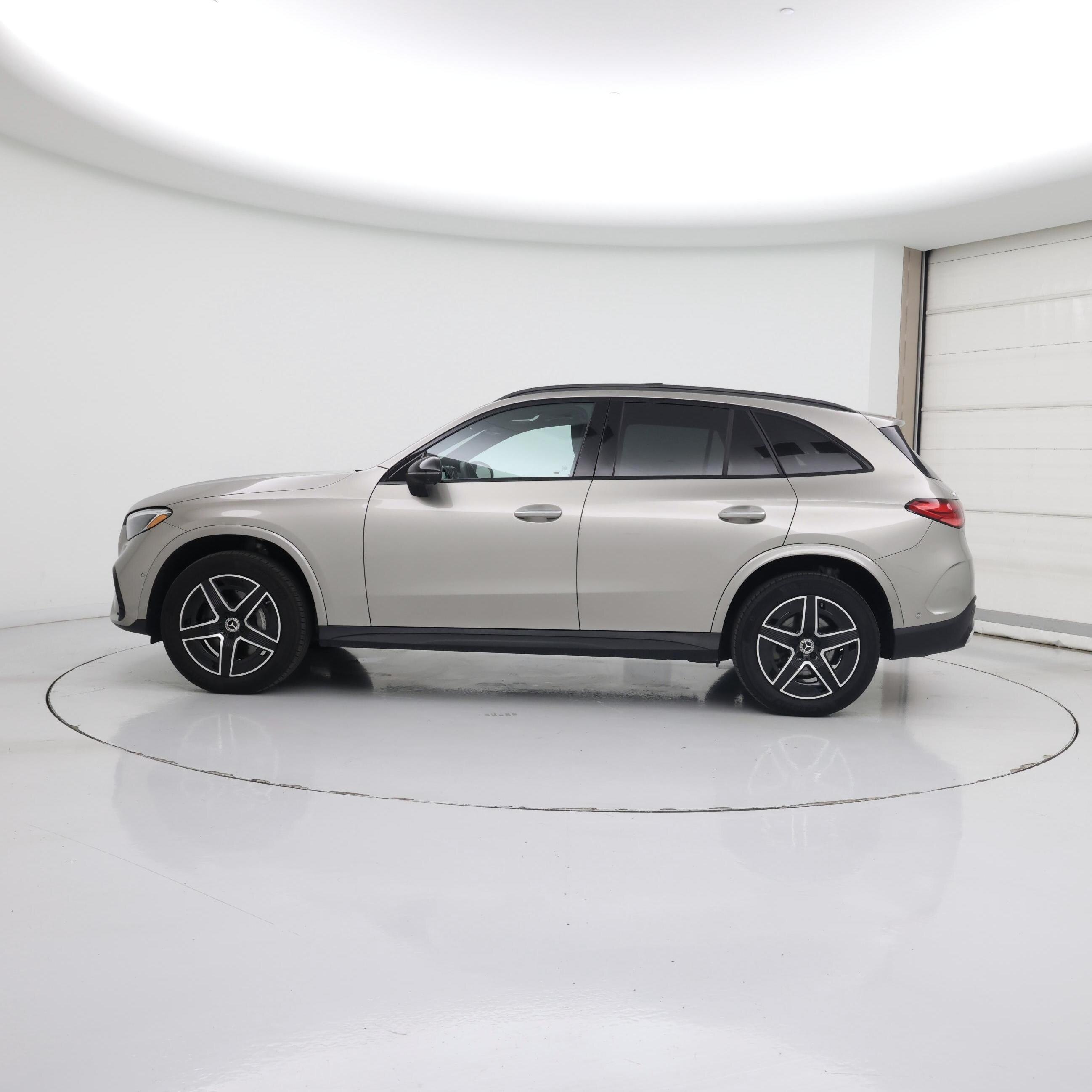 Thumbnail: 2023 Mercedes-Benz GLC - 3