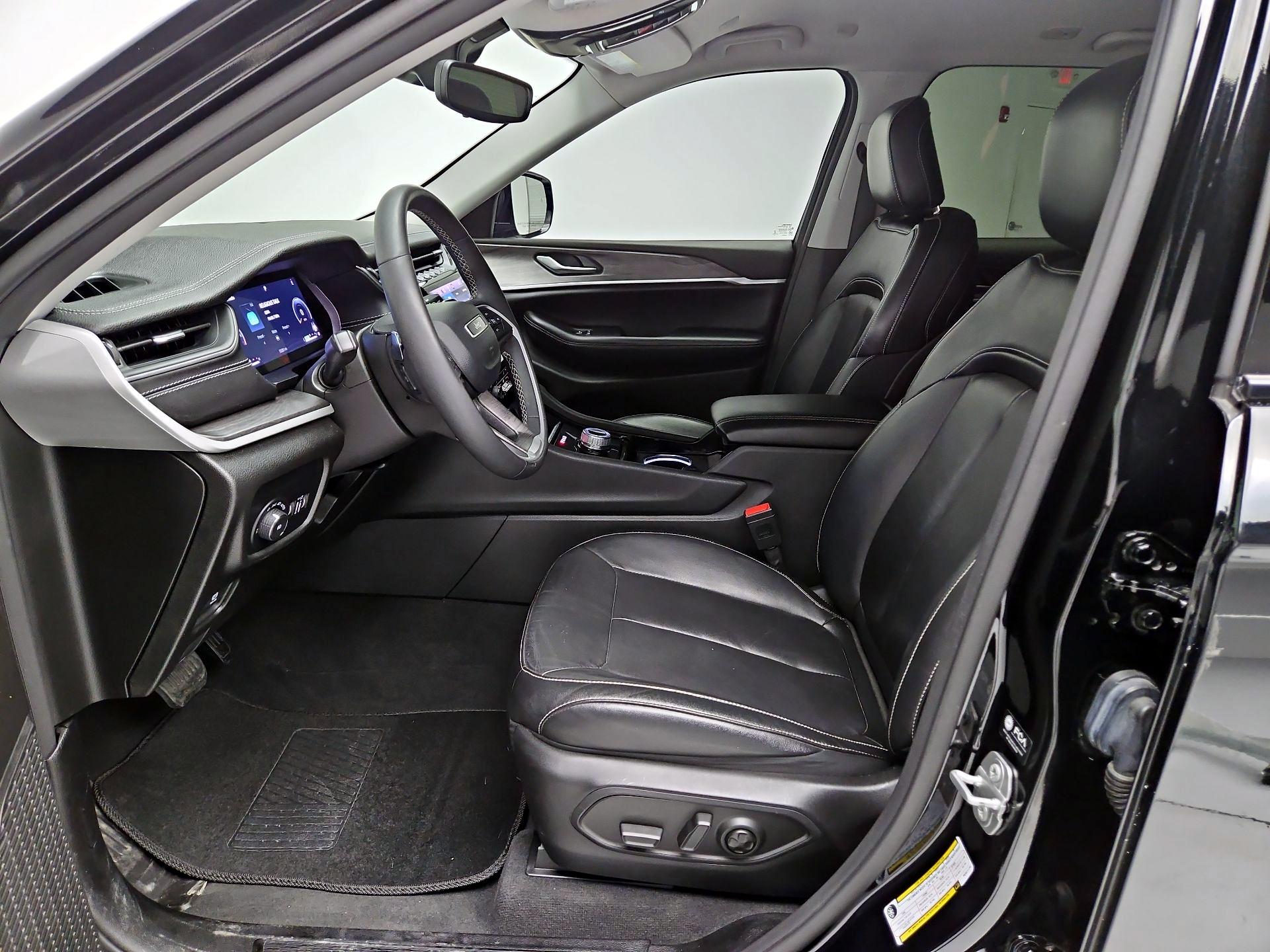 Thumbnail: 2023 Jeep Grand Cherokee - 11