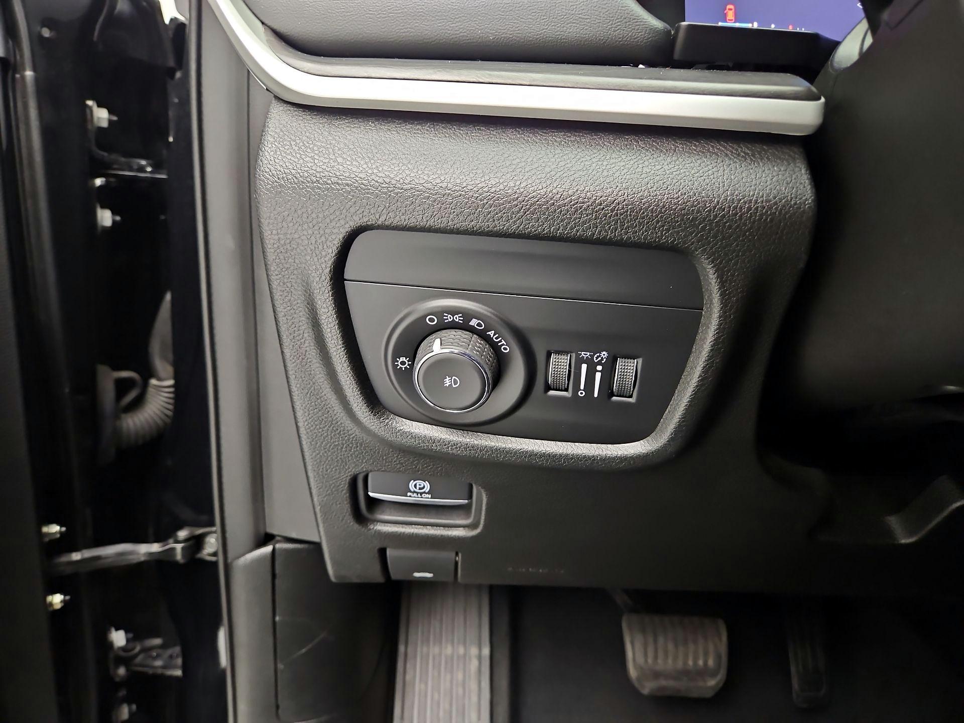 Thumbnail: 2023 Jeep Grand Cherokee - 13