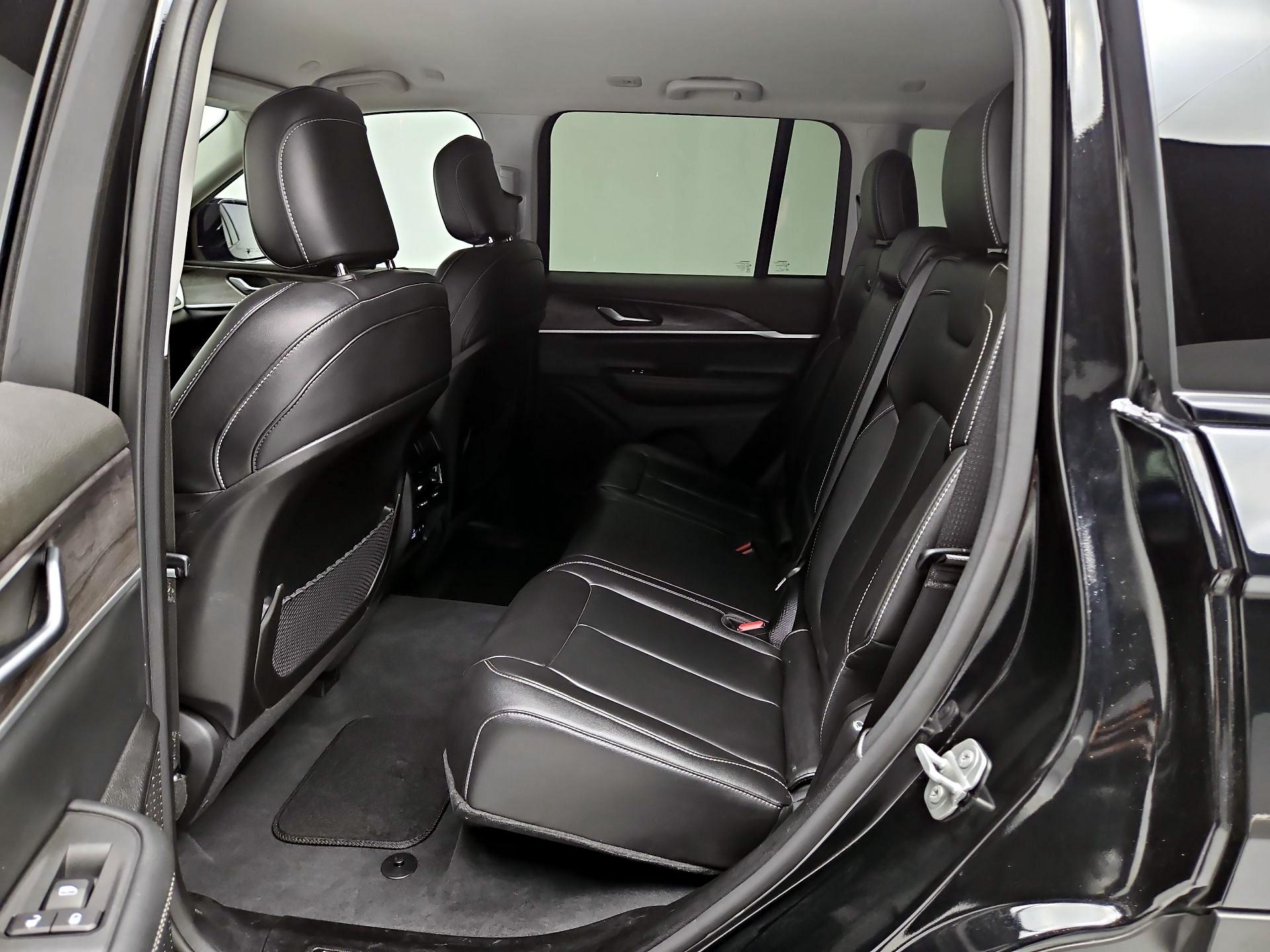 Thumbnail: 2023 Jeep Grand Cherokee - 19