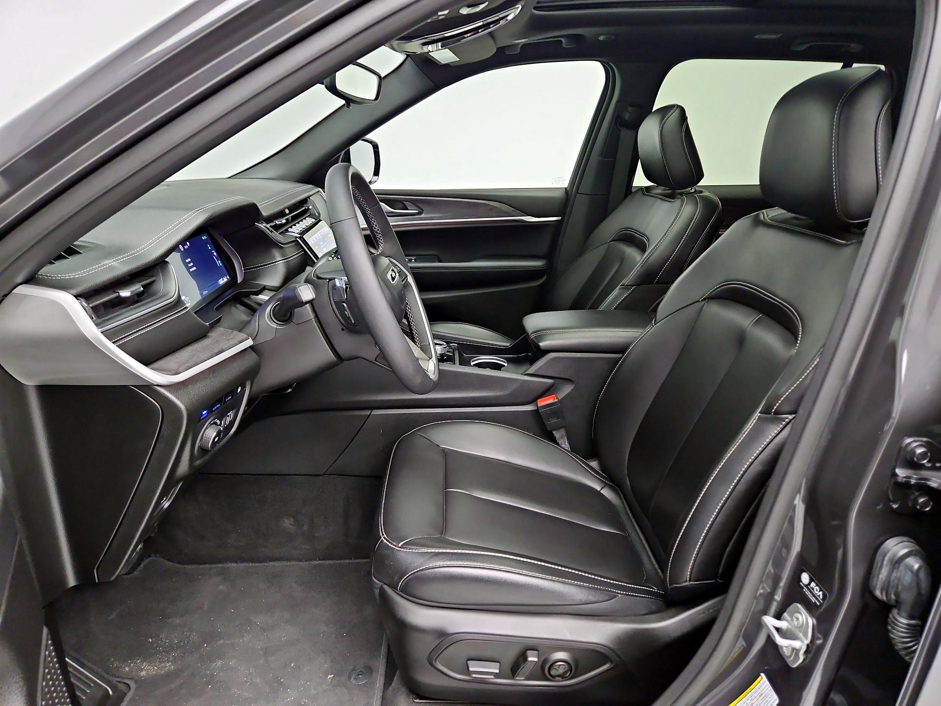 Thumbnail: 2024 Jeep Grand Cherokee - 11