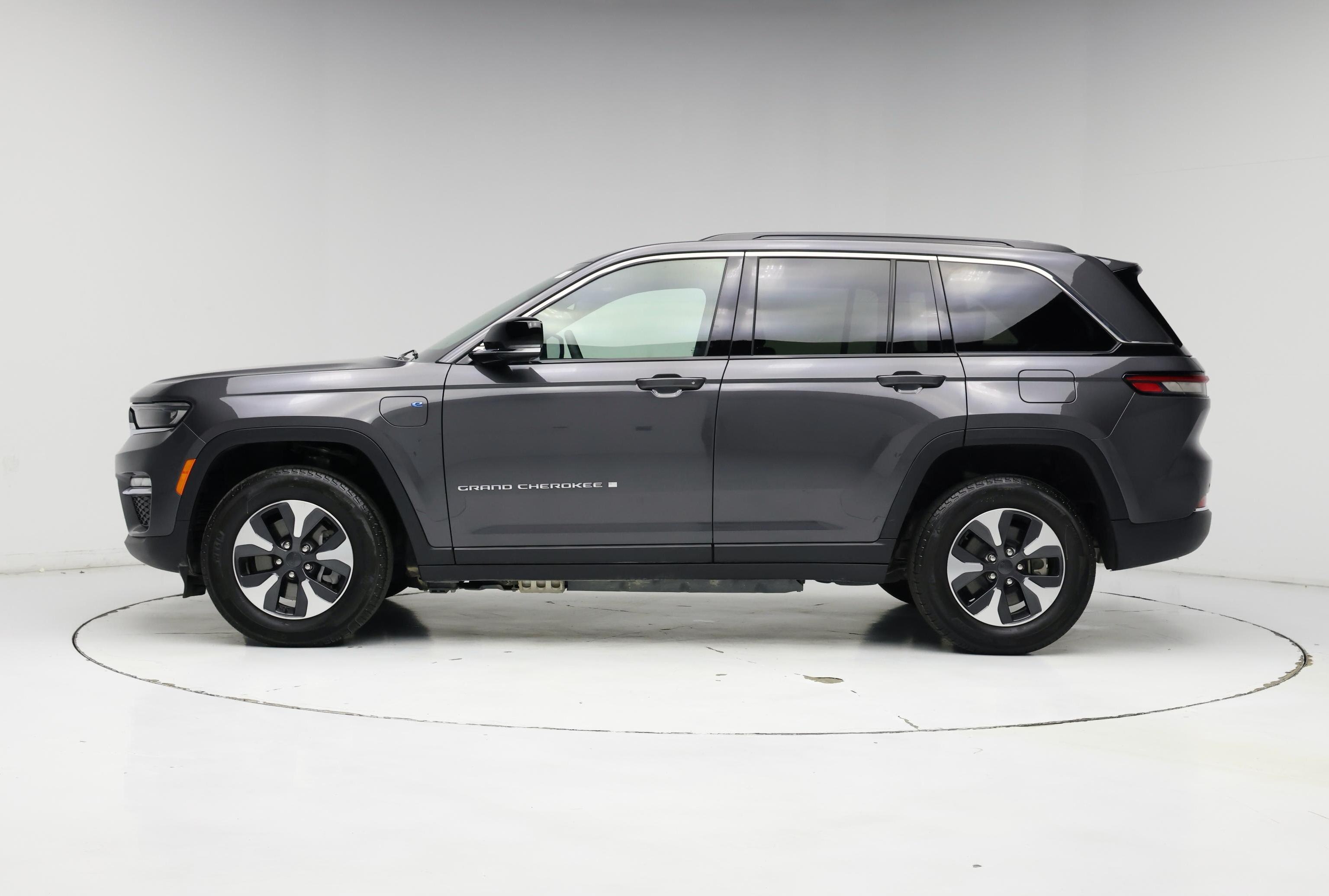 Thumbnail: 2024 Jeep Grand Cherokee - 3
