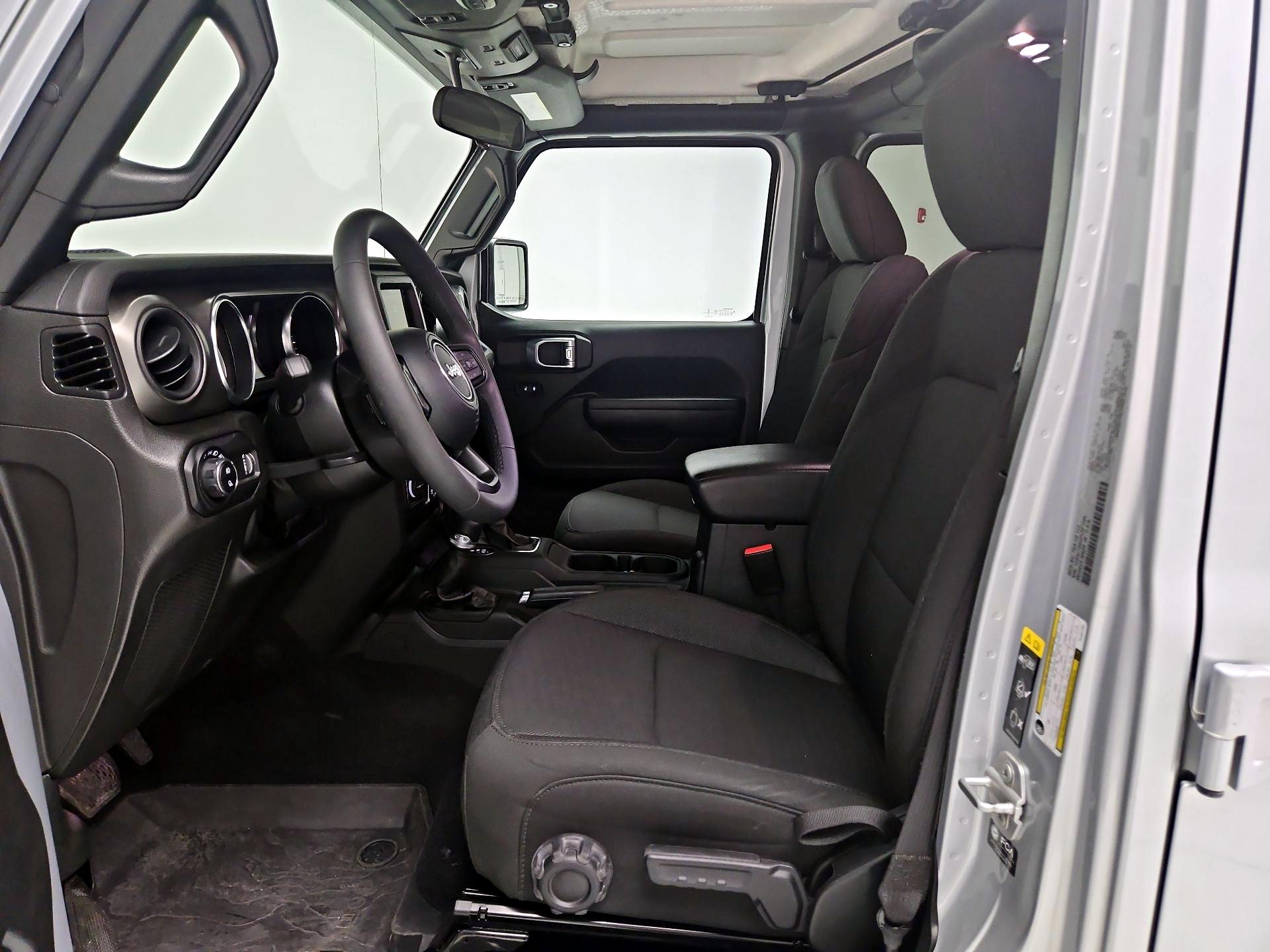 Thumbnail: 2023 Jeep Gladiator - 11