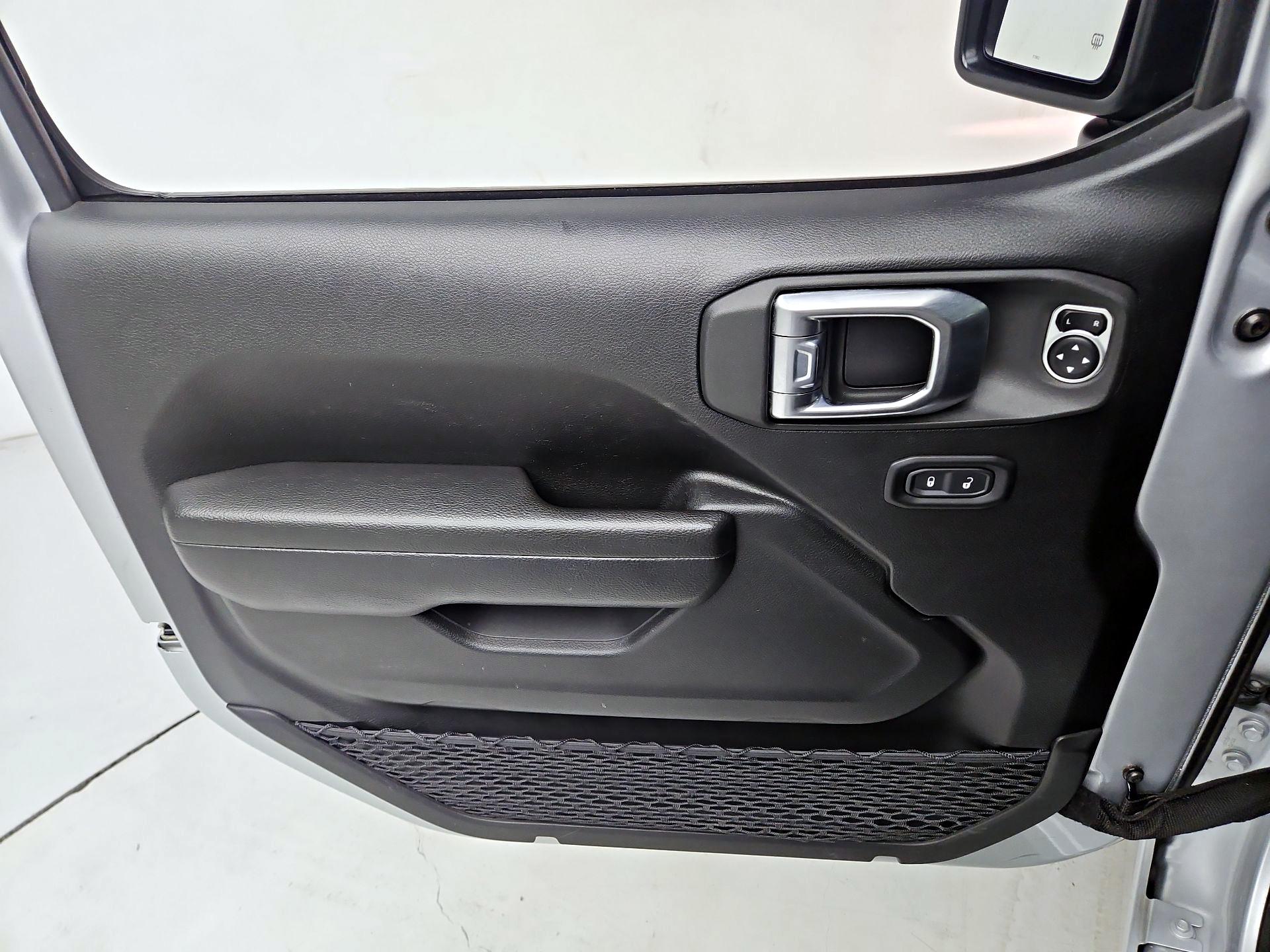 Thumbnail: 2023 Jeep Gladiator - 12