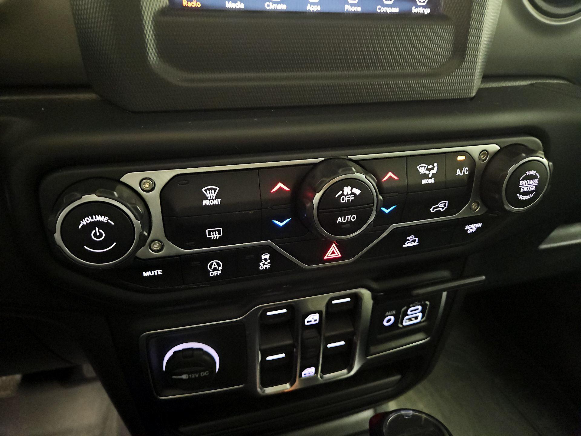 Thumbnail: 2023 Jeep Gladiator - 16