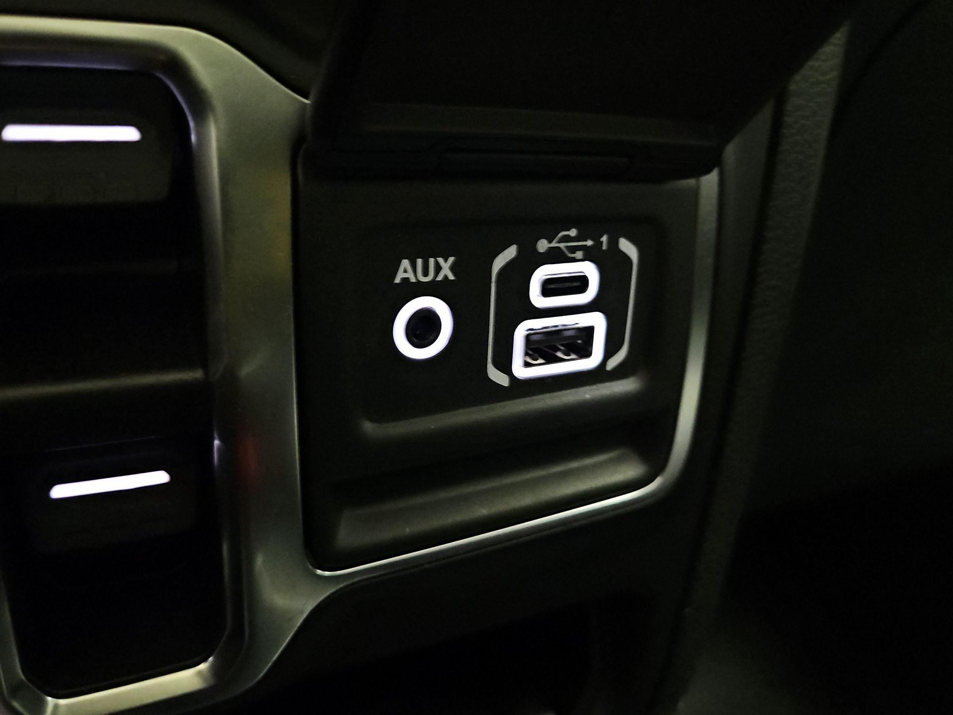 Thumbnail: 2023 Jeep Gladiator - 18