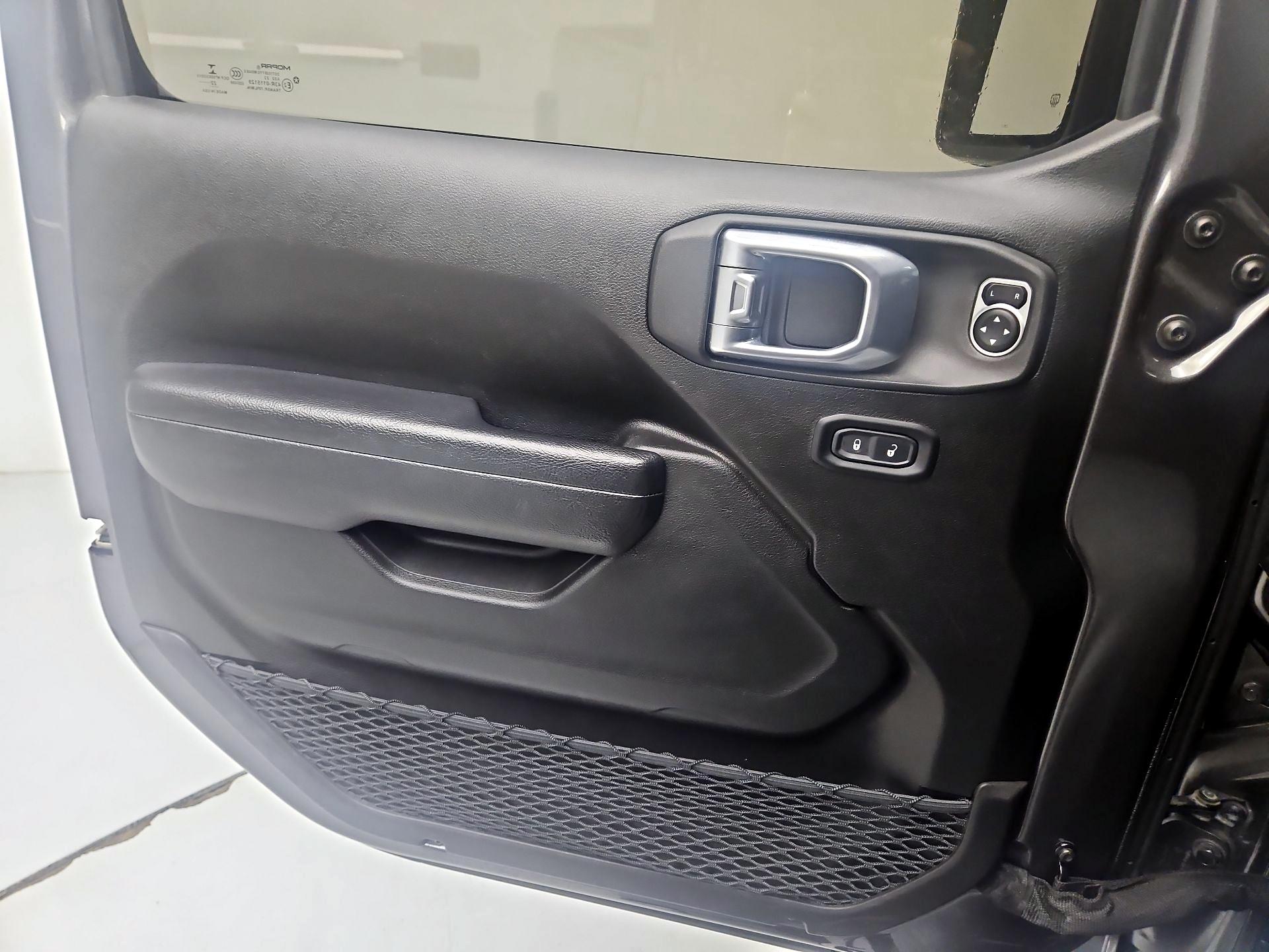 Thumbnail: 2022 Jeep Gladiator - 12