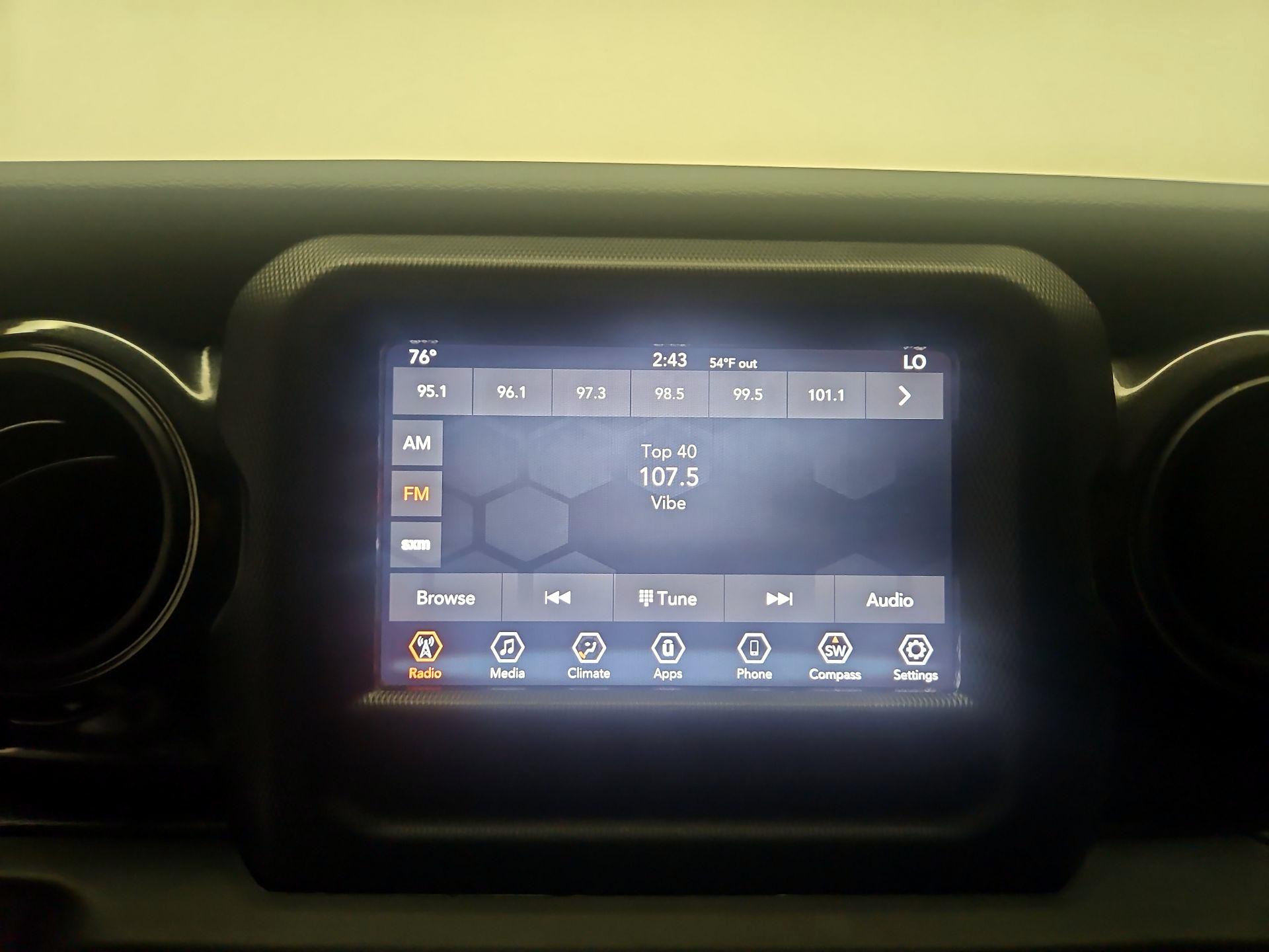 Thumbnail: 2022 Jeep Gladiator - 15