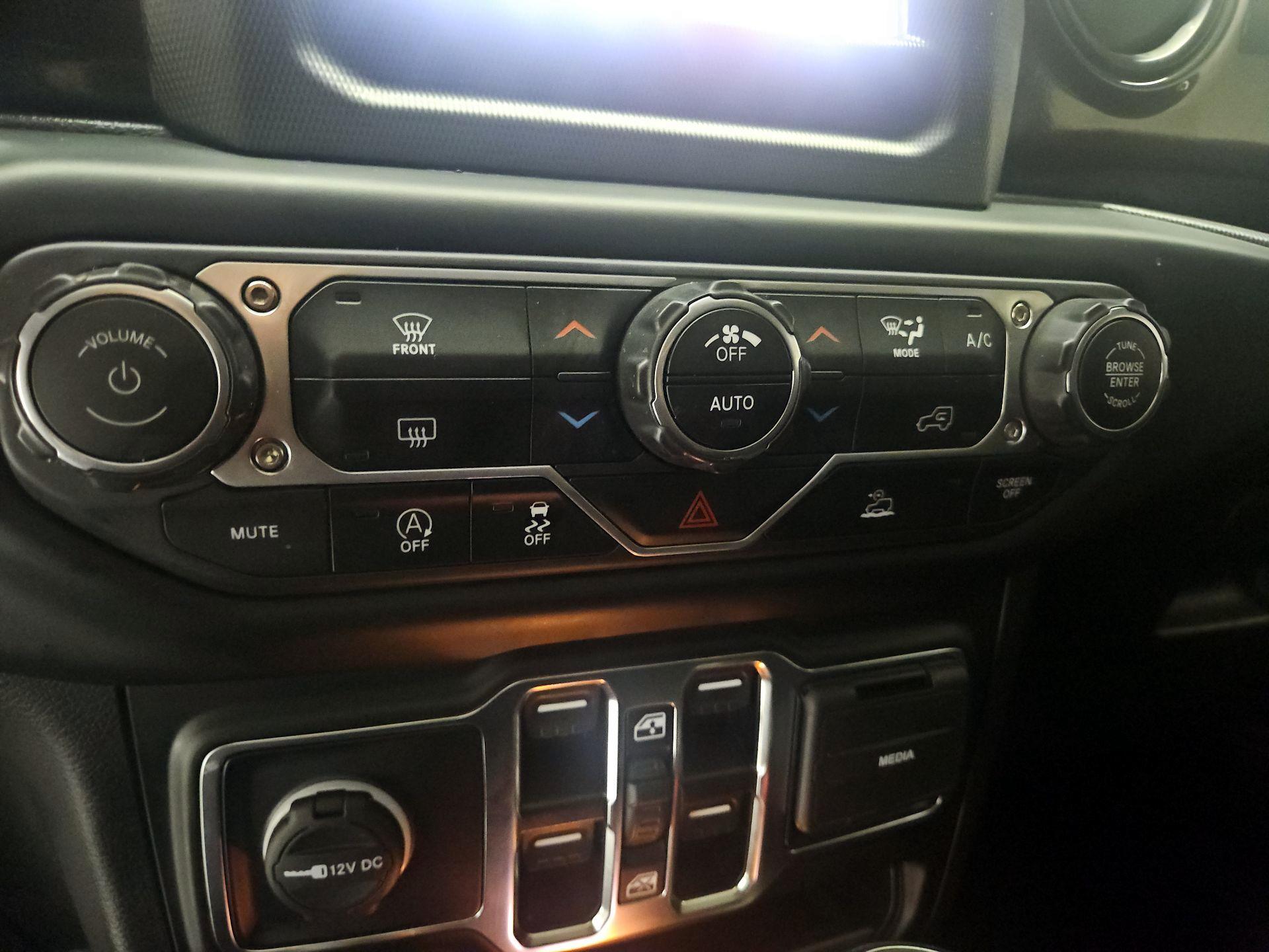 Thumbnail: 2022 Jeep Gladiator - 16