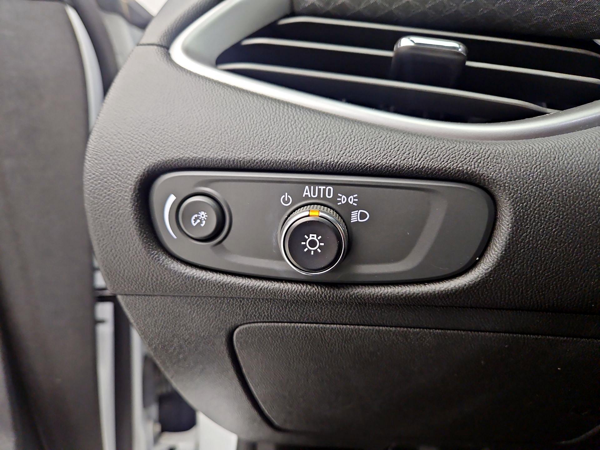 Thumbnail: 2023 Chevrolet Malibu - 13