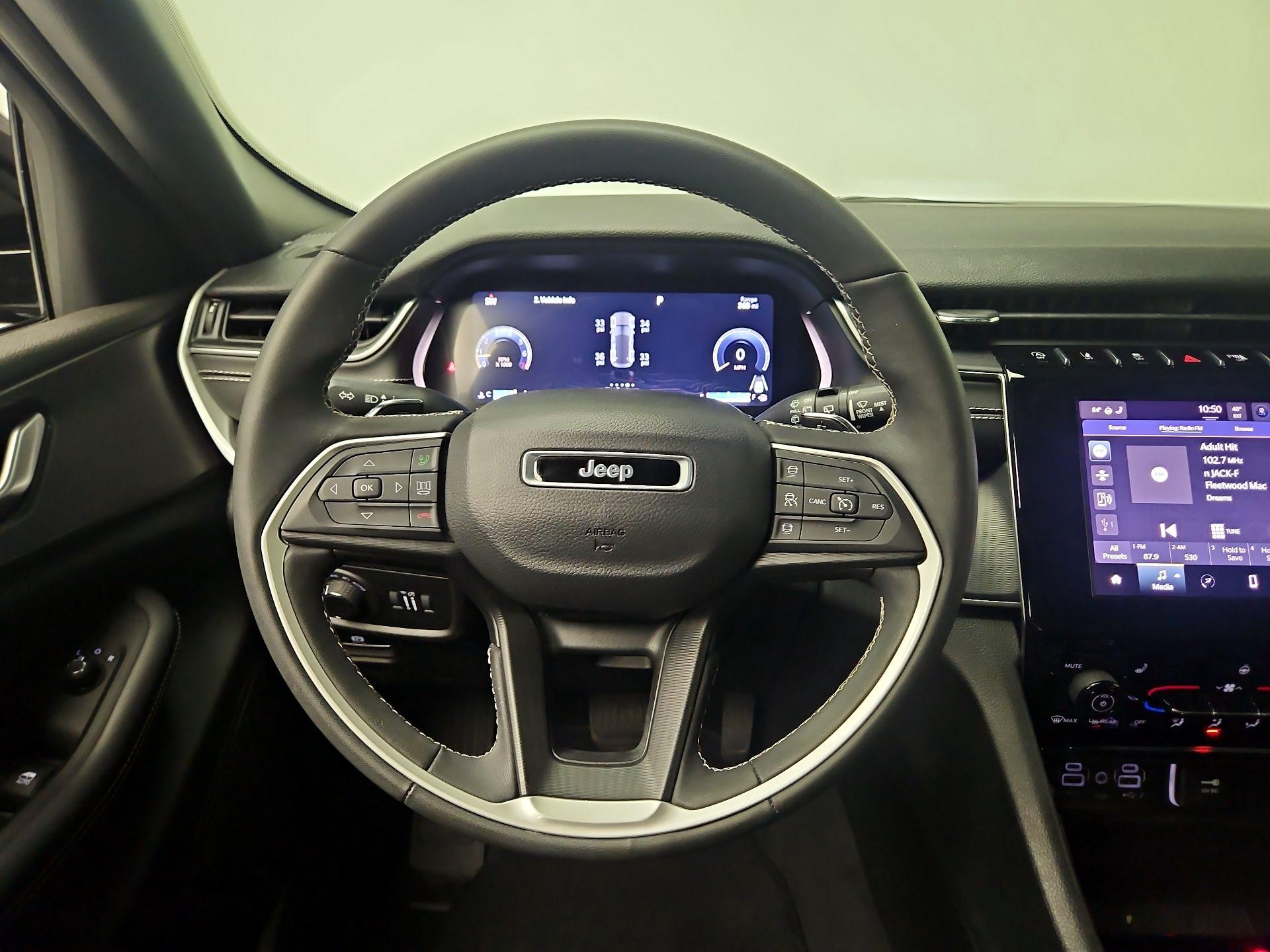 Thumbnail: 2023 Jeep Grand Cherokee - 10