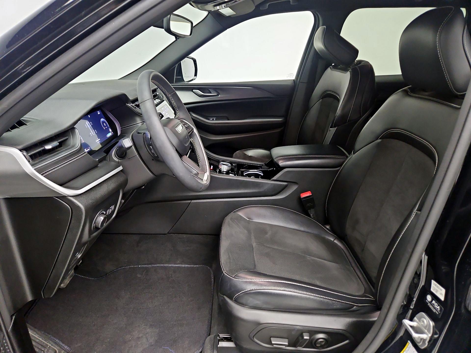 Thumbnail: 2023 Jeep Grand Cherokee - 11