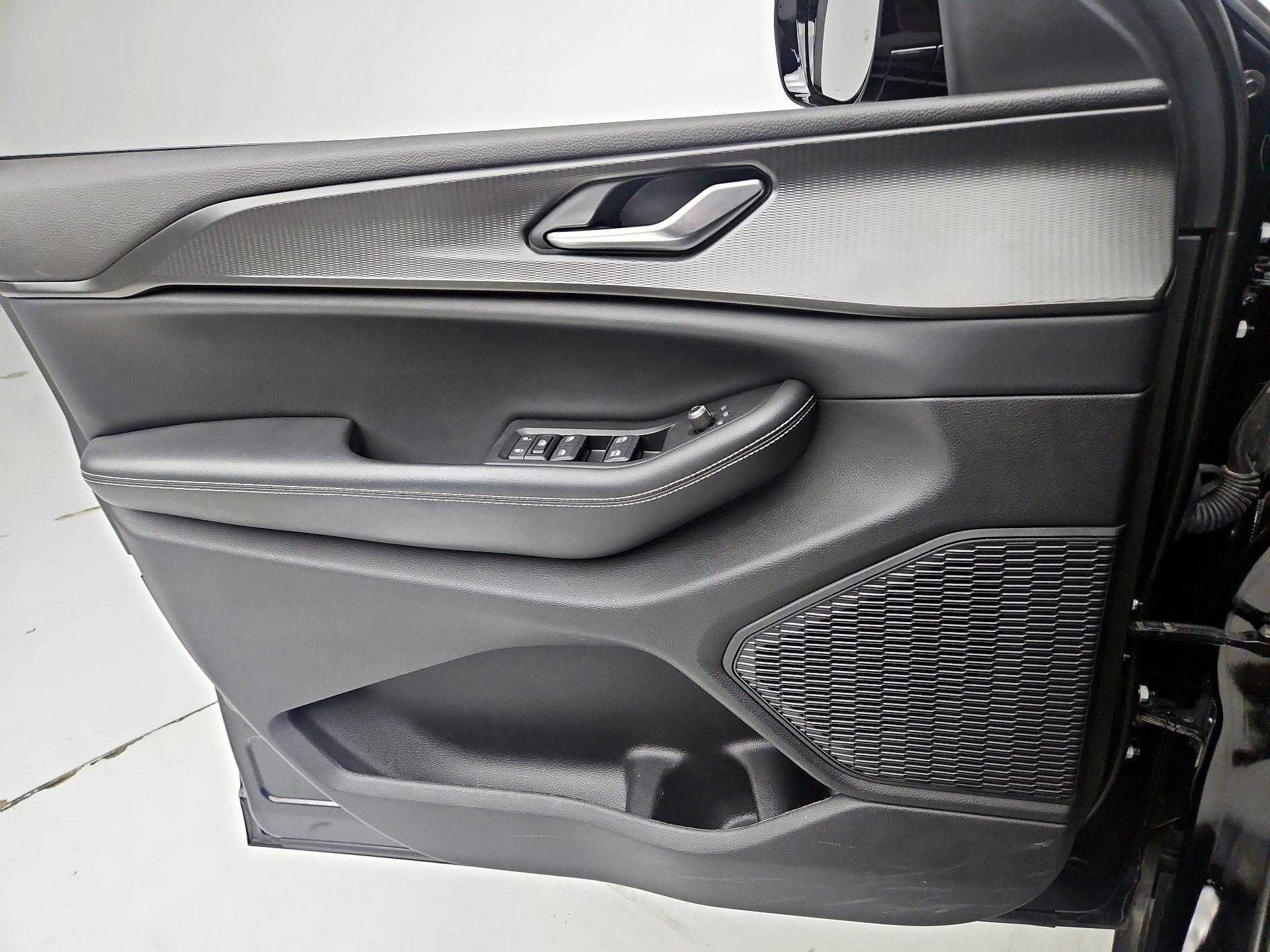 Thumbnail: 2023 Jeep Grand Cherokee - 12