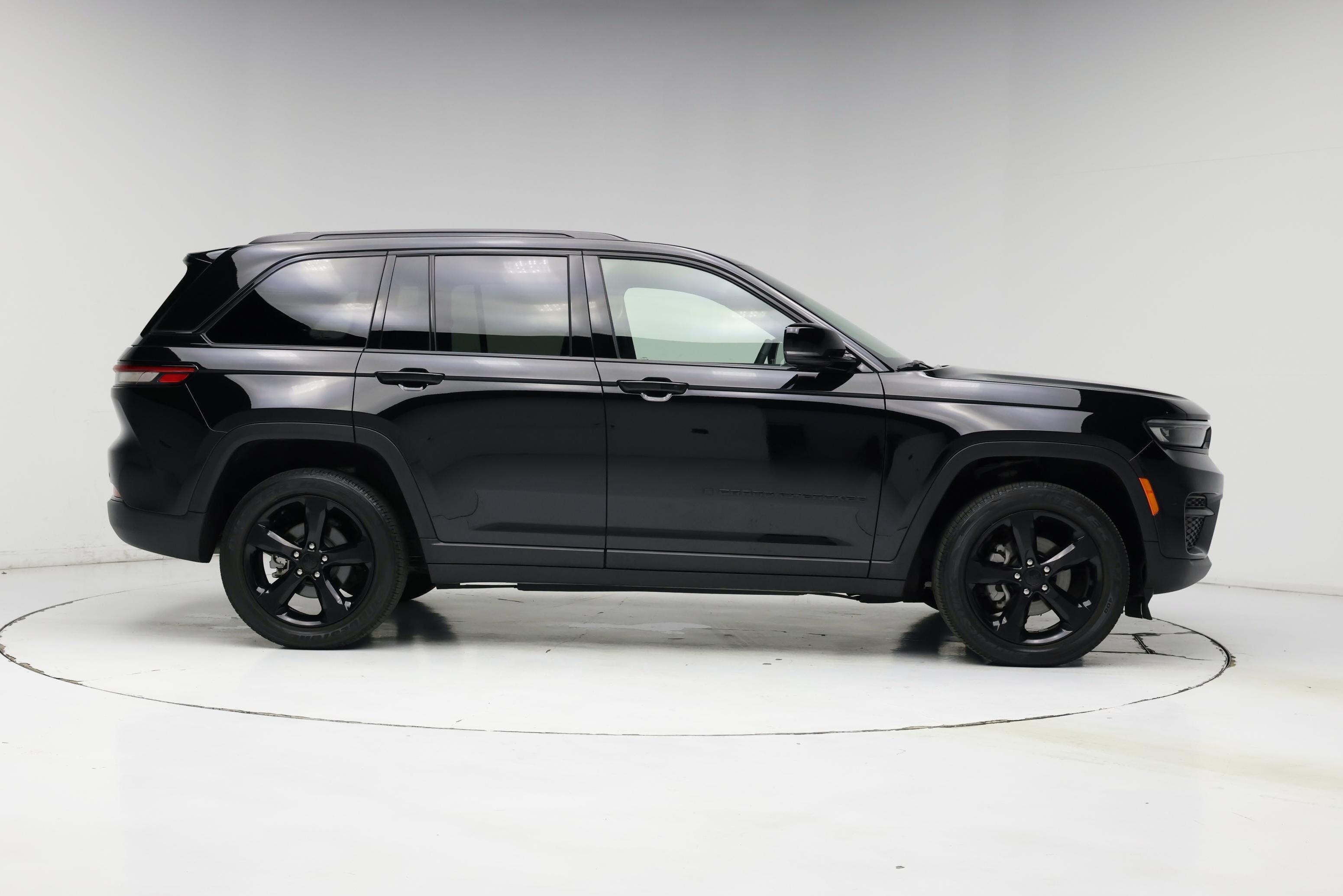 Thumbnail: 2023 Jeep Grand Cherokee - 7